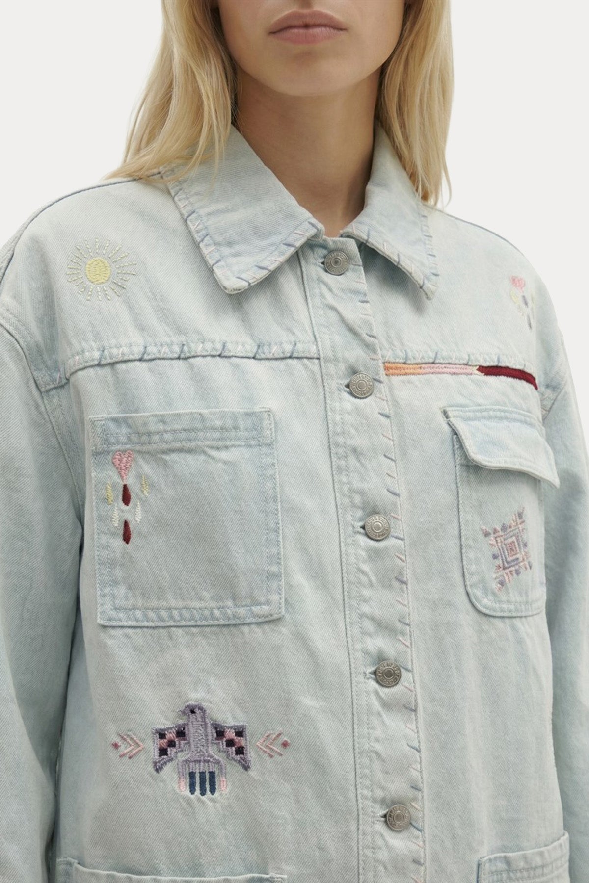 Berenice Geniş Kesim Nakış Desenli Yıkamalı Denim Ceket