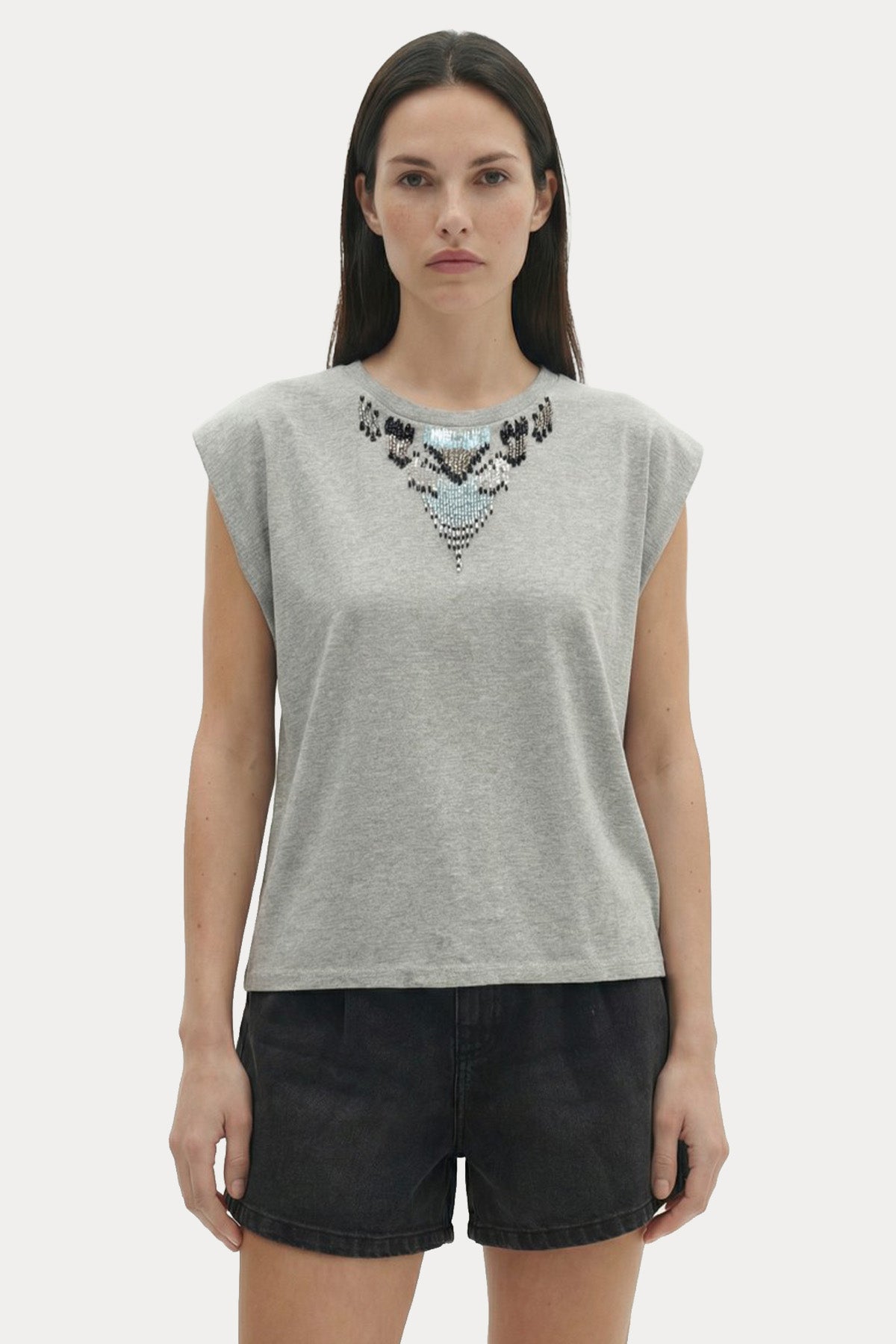 Berenice Regular Fit Boncuk Desenli Kolye Tasarım T-shirt