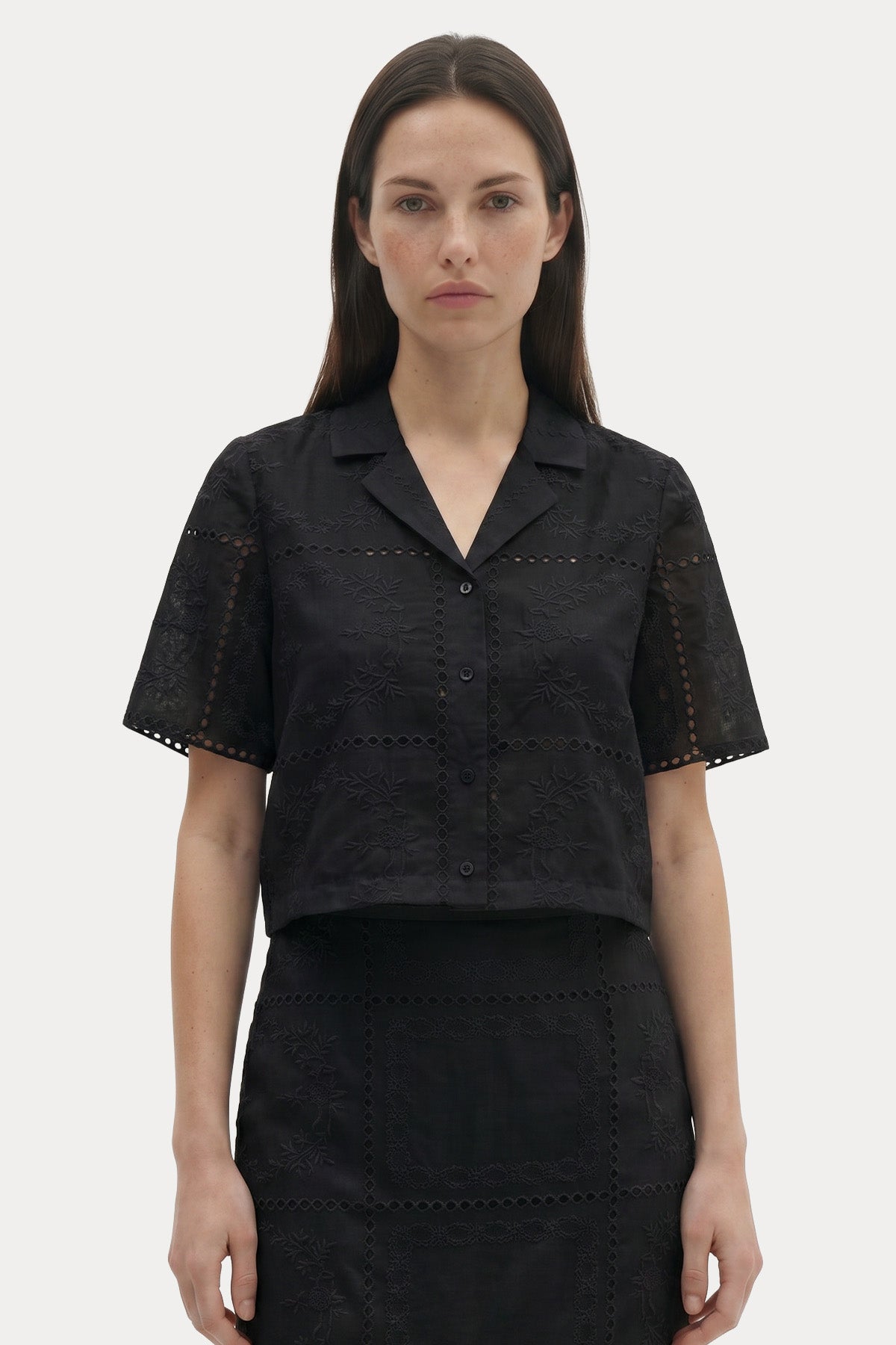 Berenice Regular Fit Dantel Nakışlı Crop Gömlek