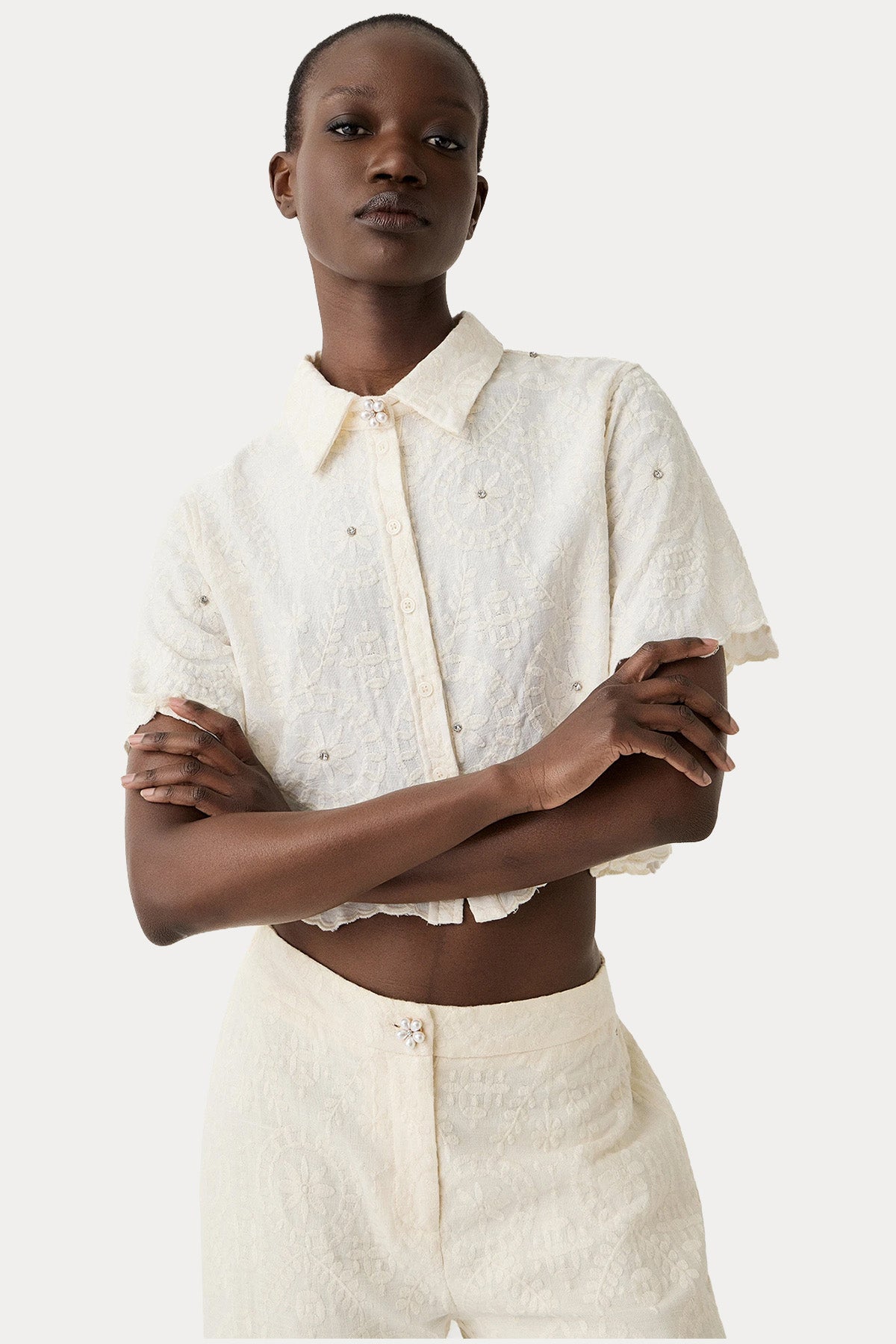 Bsb Regular Fit Nakış Desenli Crop Keten Gömlek