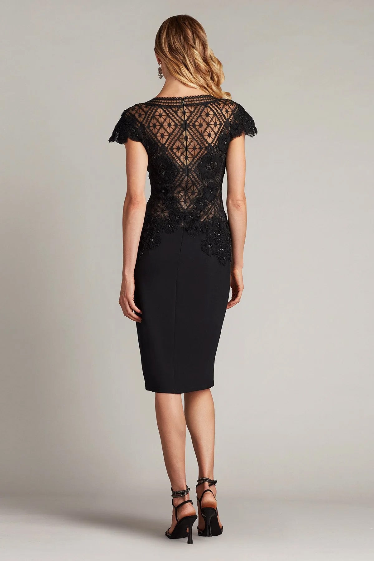 Tadashi Shoji Slim Fit Dizüstü Abiye Elbise