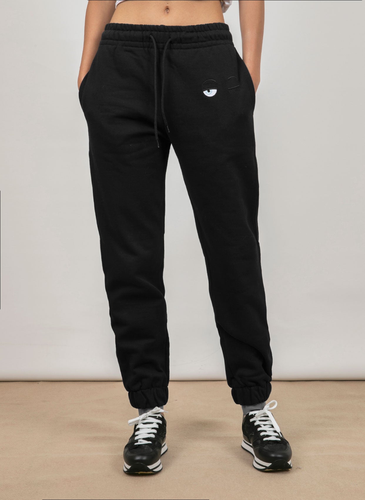 Chiara Ferragni Pantolon-Libas Trendy Fashion Store