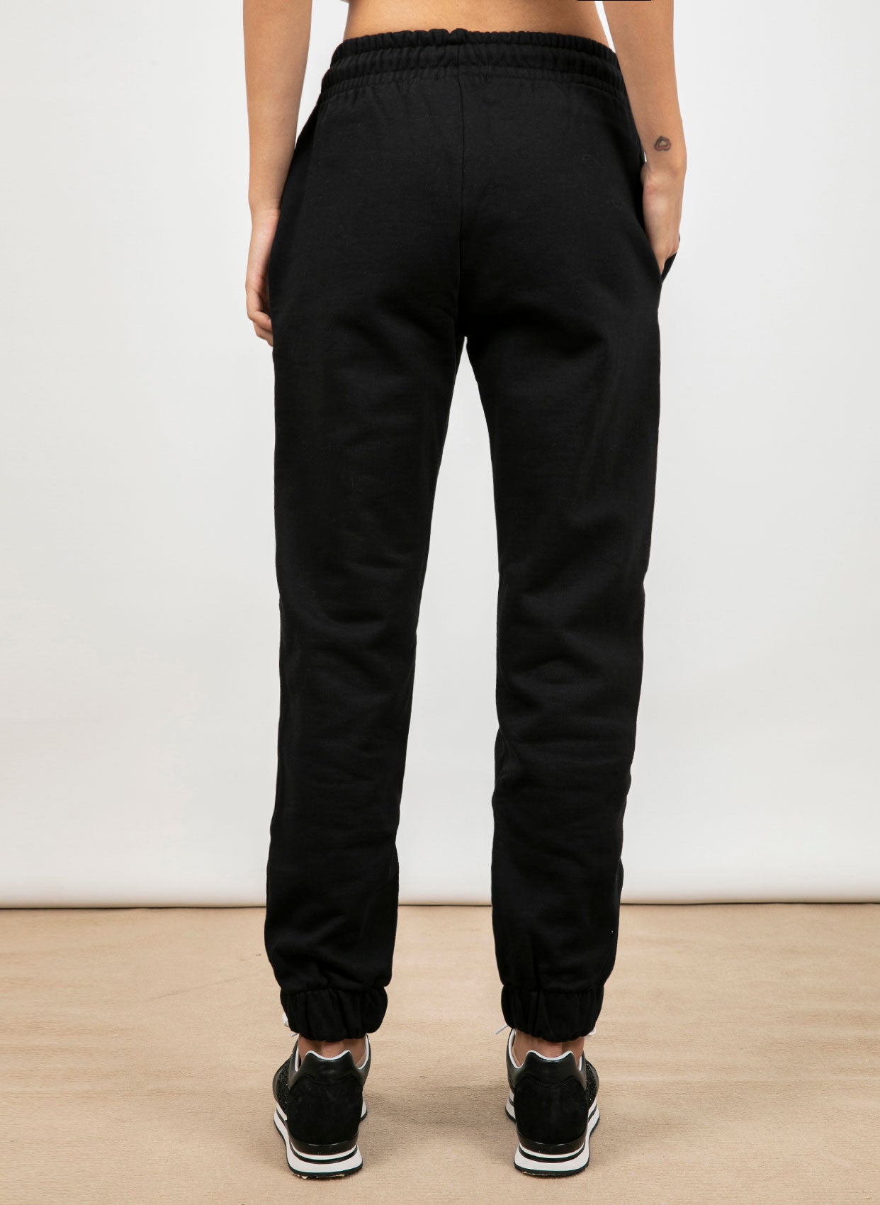 Chiara Ferragni Pantolon-Libas Trendy Fashion Store