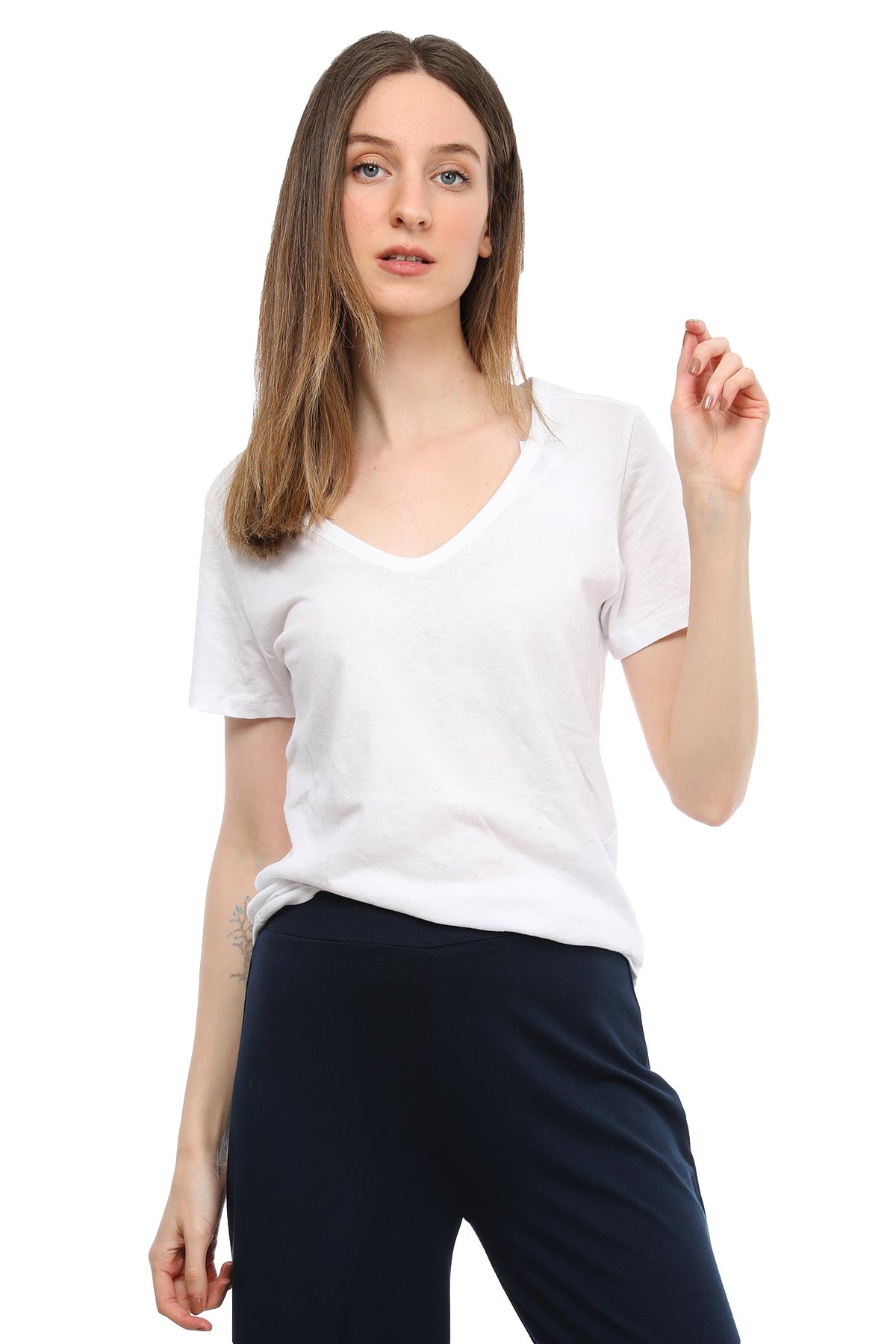 Tru V Yakalı T-shirt-Libas Trendy Fashion Store