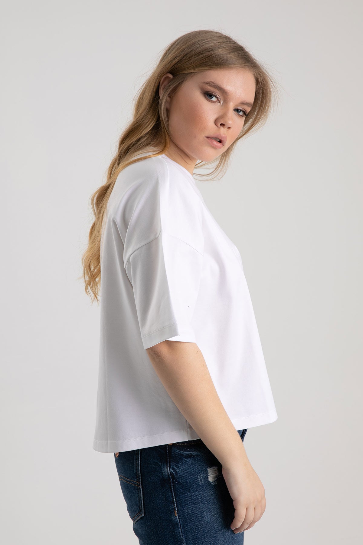 Emporio Armani Düşük Omuzlu Geniş Kesim Logo T-shirt-Libas Trendy Fashion Store