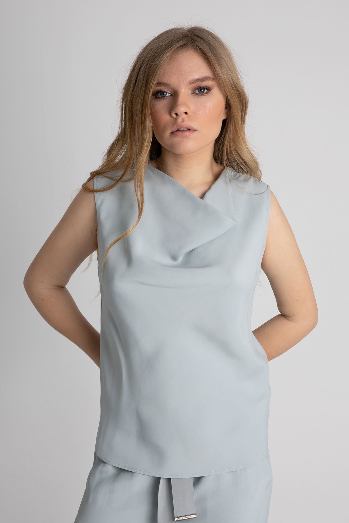 Emporio Armani Degaje Yaka Kolsuz Bluz-Libas Trendy Fashion Store