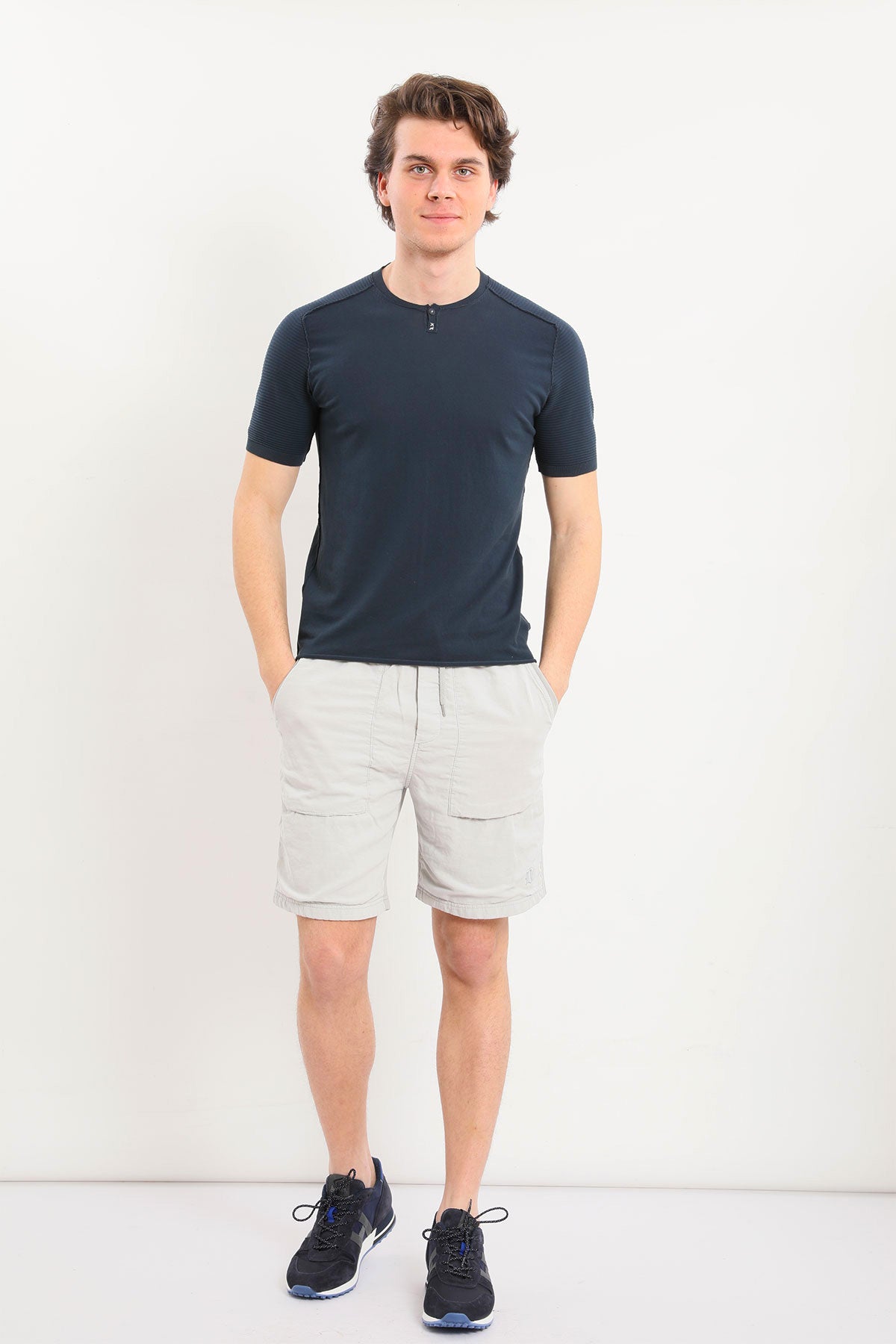 Transit T-shirt-Libas Trendy Fashion Store