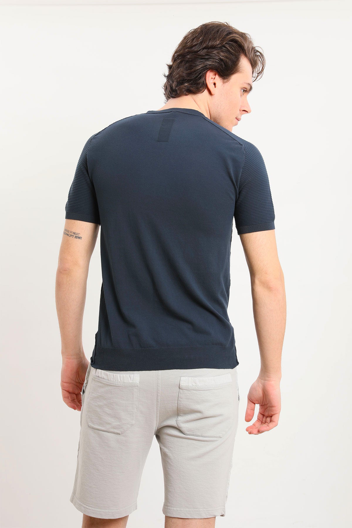 Transit T-shirt-Libas Trendy Fashion Store