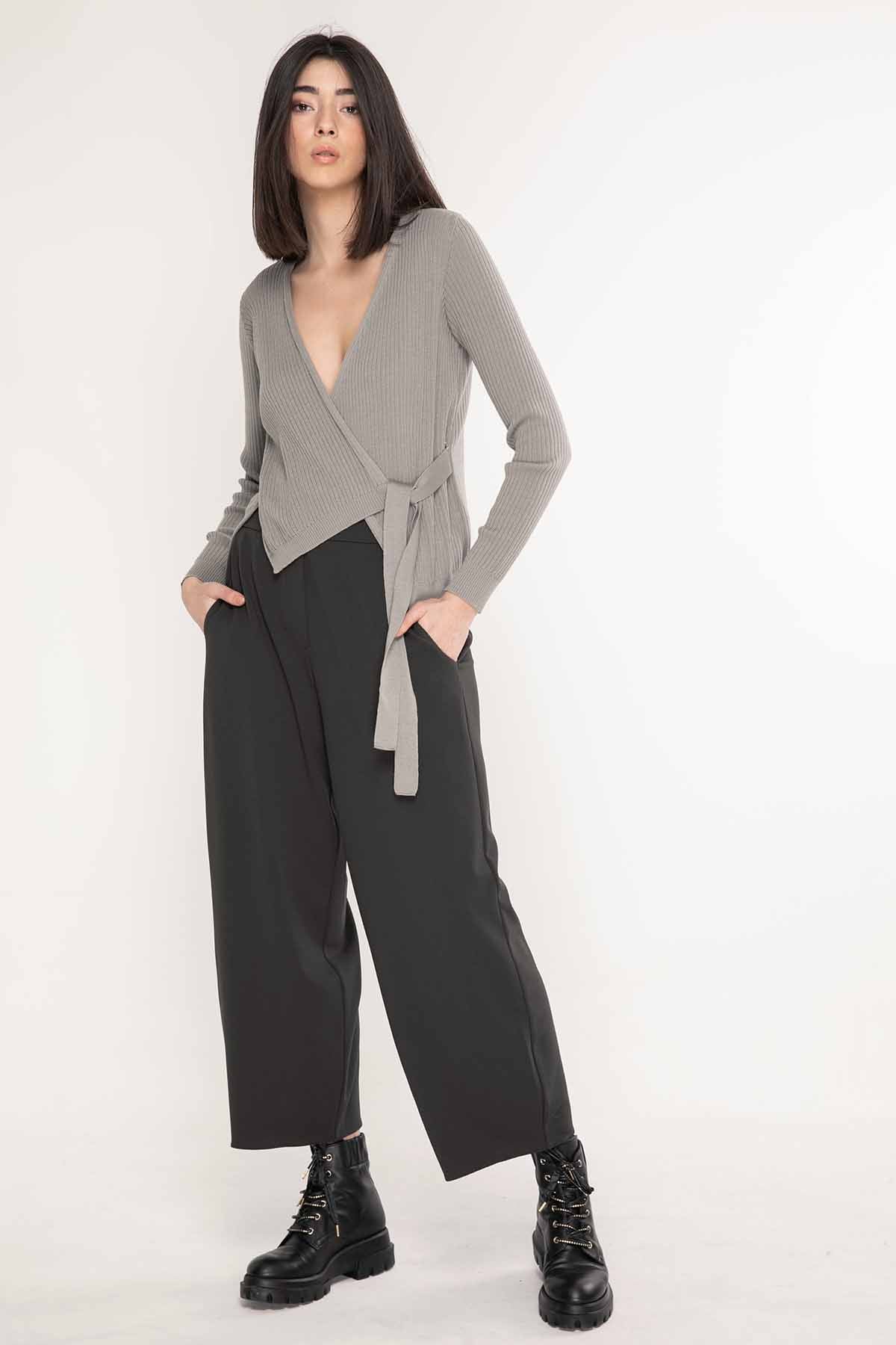 Crea Concept Derin V Yaka Kuşaklı Triko-Libas Trendy Fashion Store