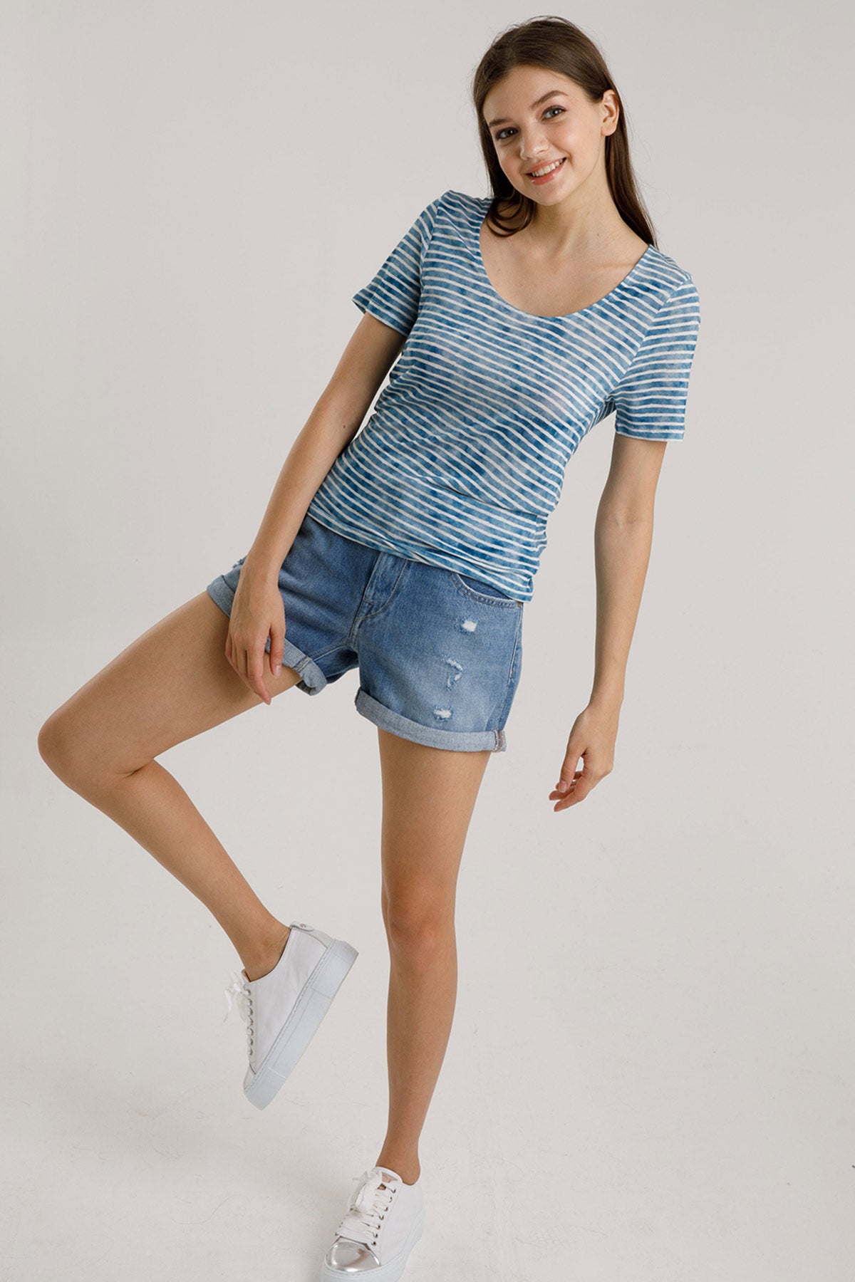 Majestic Oyuk Yaka Streç Keten Çizgili T-shirt-Libas Trendy Fashion Store