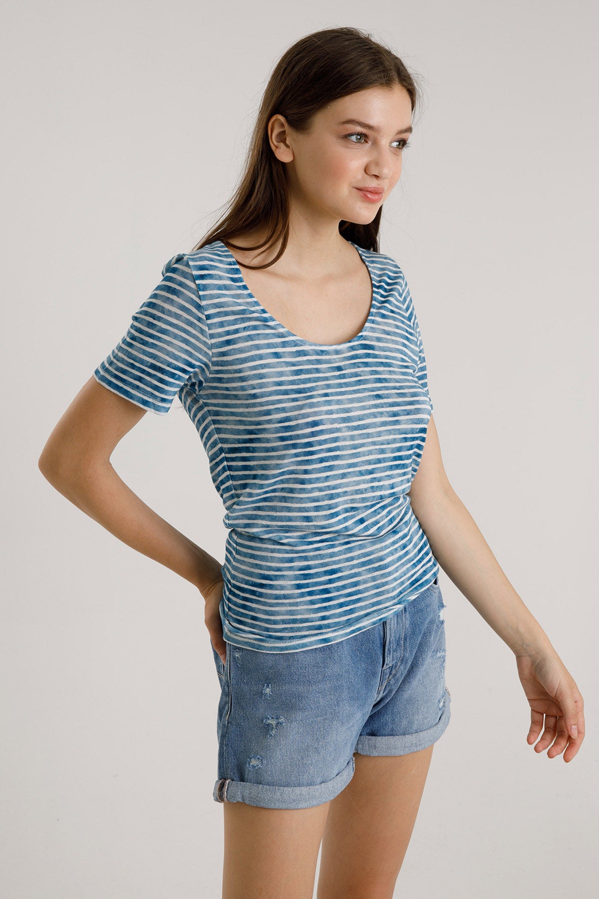 Majestic Oyuk Yaka Streç Keten Çizgili T-shirt-Libas Trendy Fashion Store