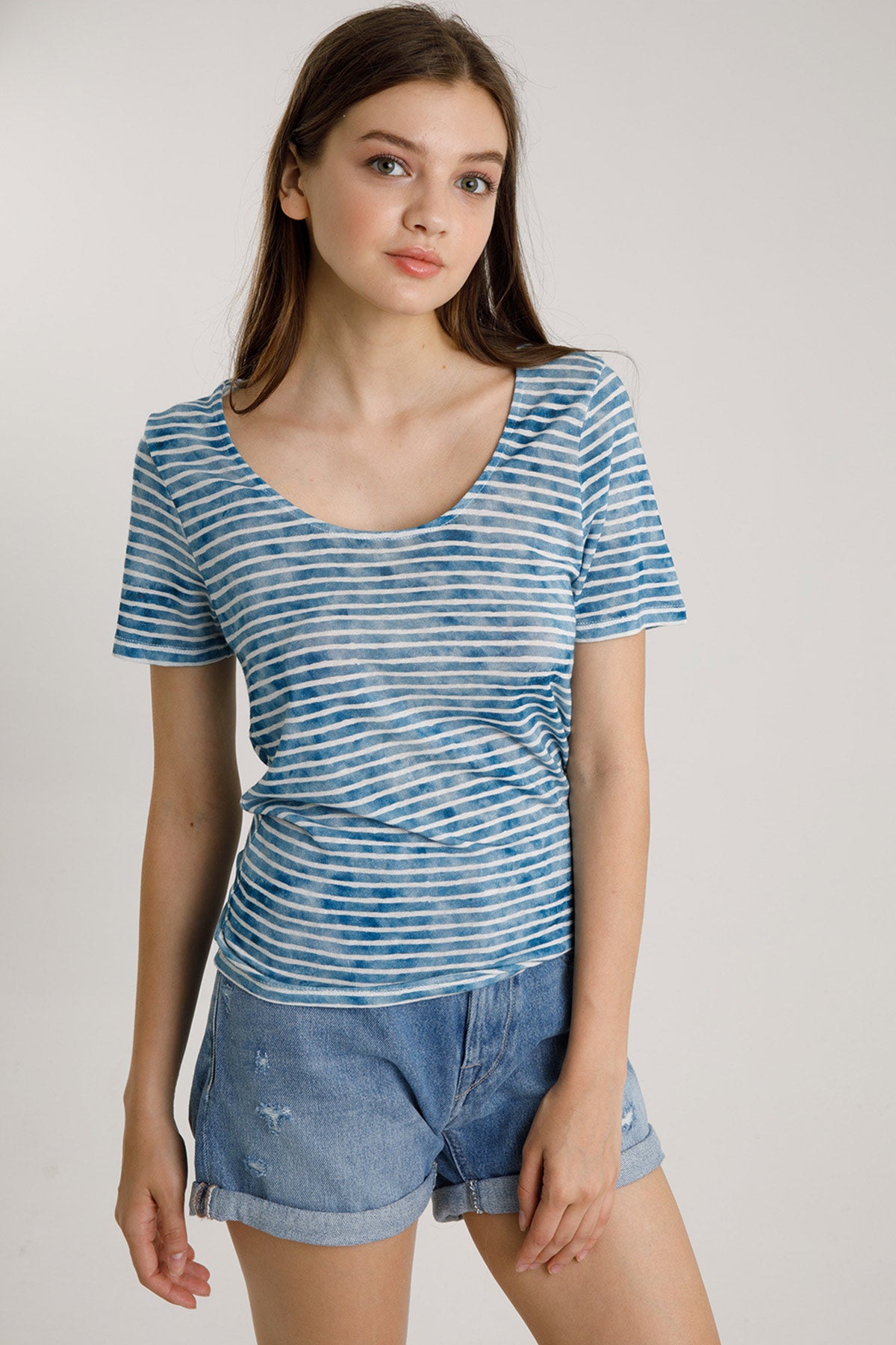 Majestic Oyuk Yaka Streç Keten Çizgili T-shirt-Libas Trendy Fashion Store