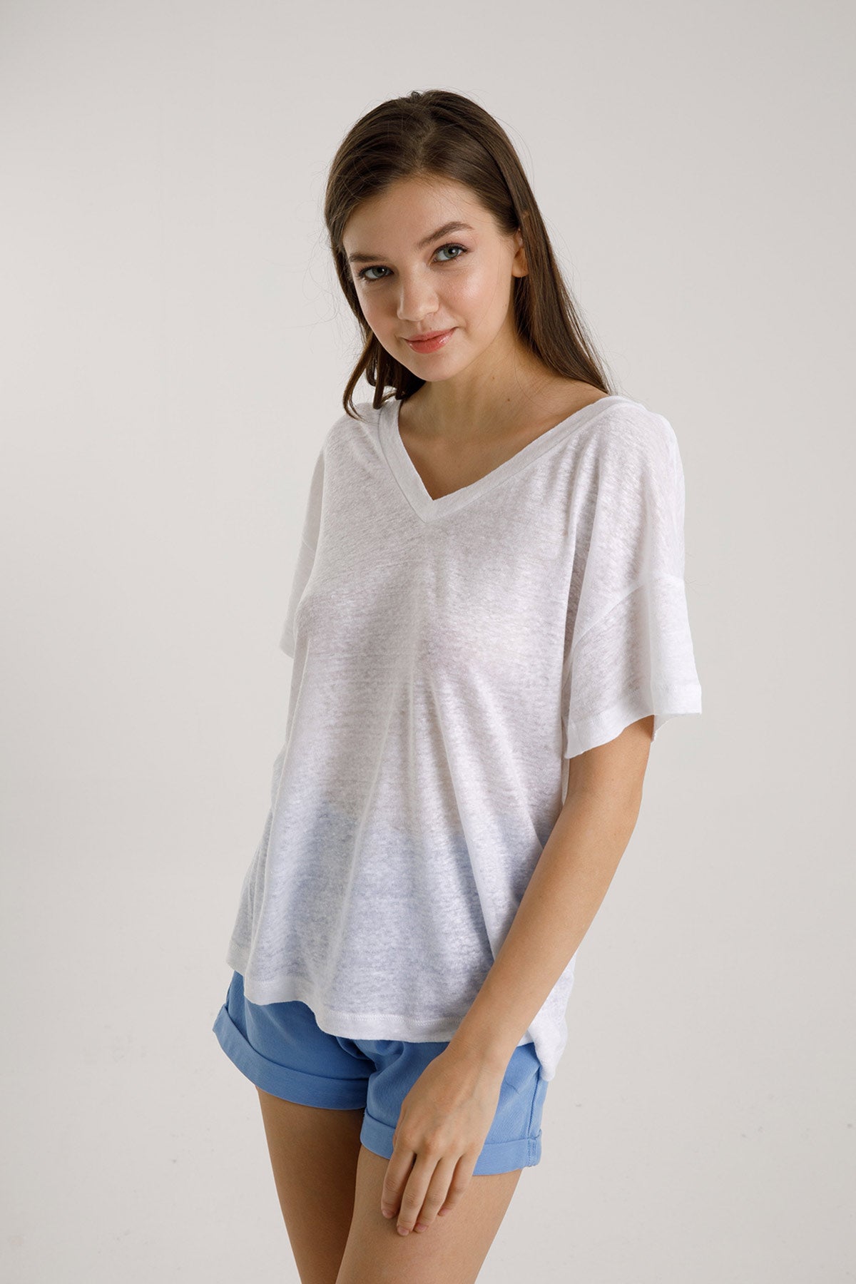 Majestic V Yaka Keten T-shirt-Libas Trendy Fashion Store
