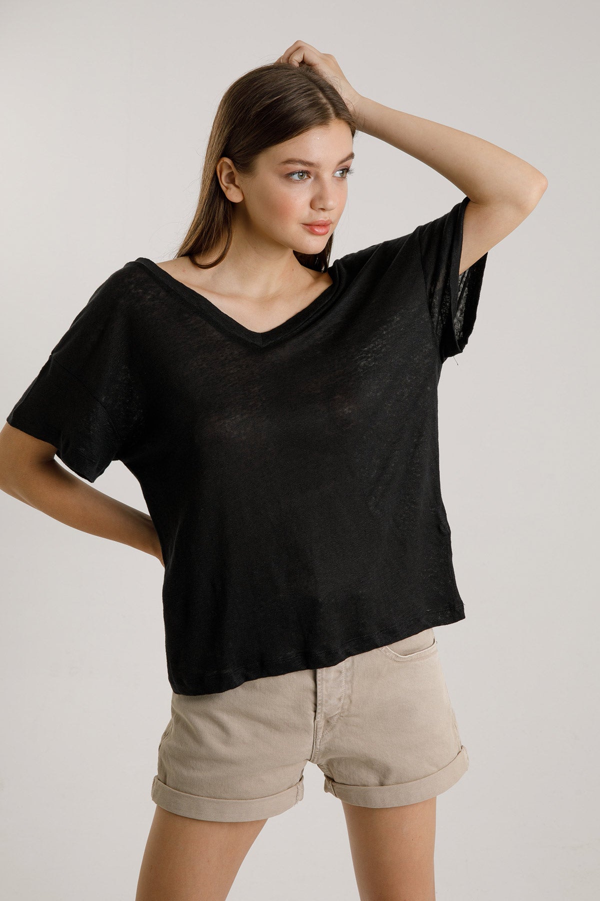 Majestic V Yaka Keten T-shirt-Libas Trendy Fashion Store