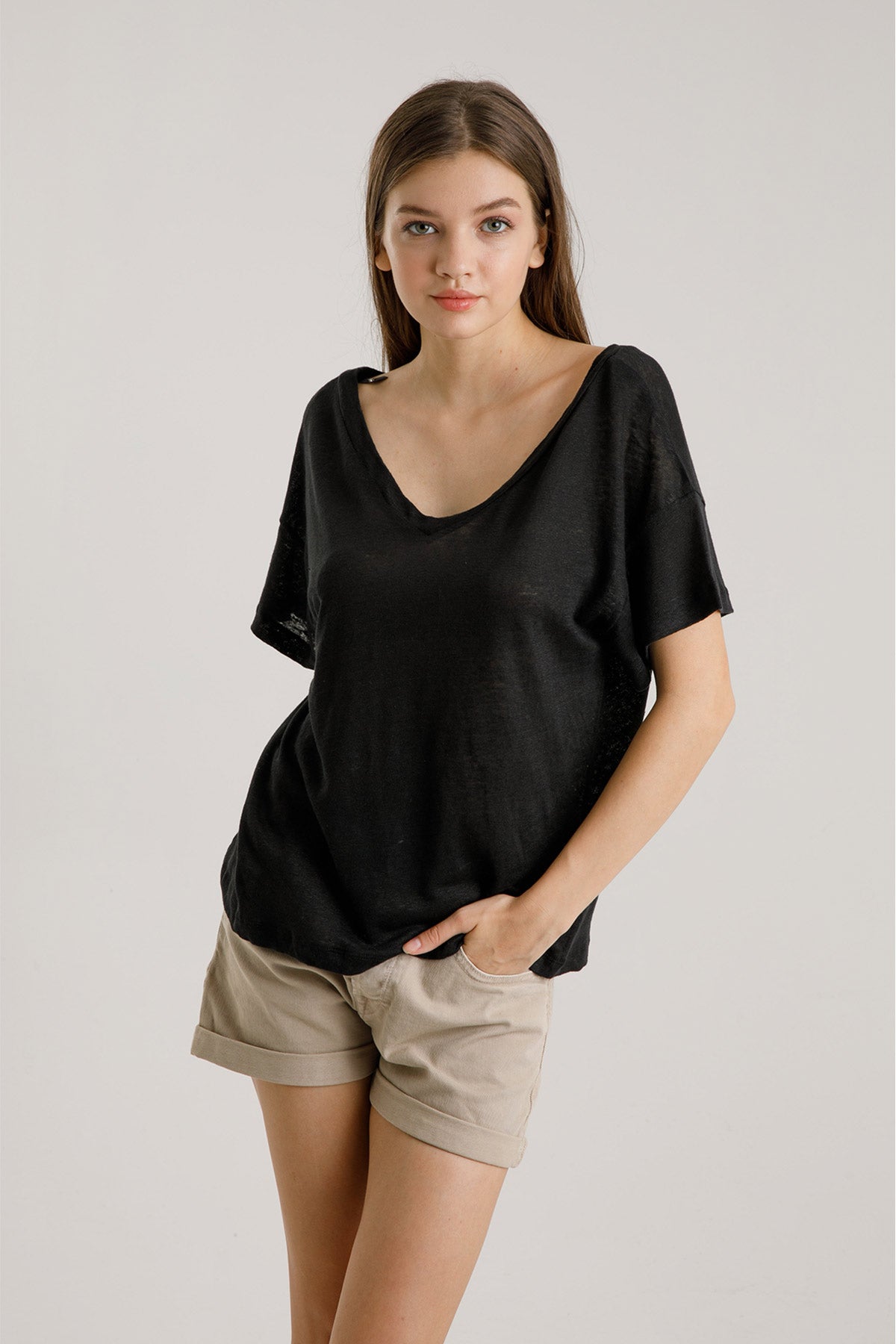 Majestic V Yaka Keten T-shirt-Libas Trendy Fashion Store