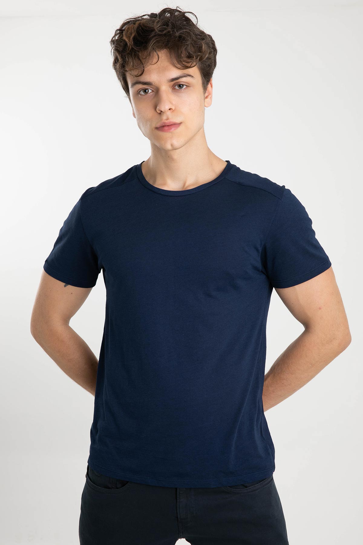 Tru Yuvarlak Yaka Basic T-shirt-Libas Trendy Fashion Store