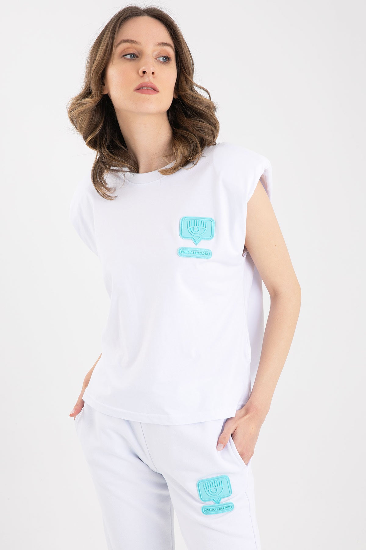 Chiara Ferragni Vatkalı Kolsuz Winking Eye T-shirt-Libas Trendy Fashion Store