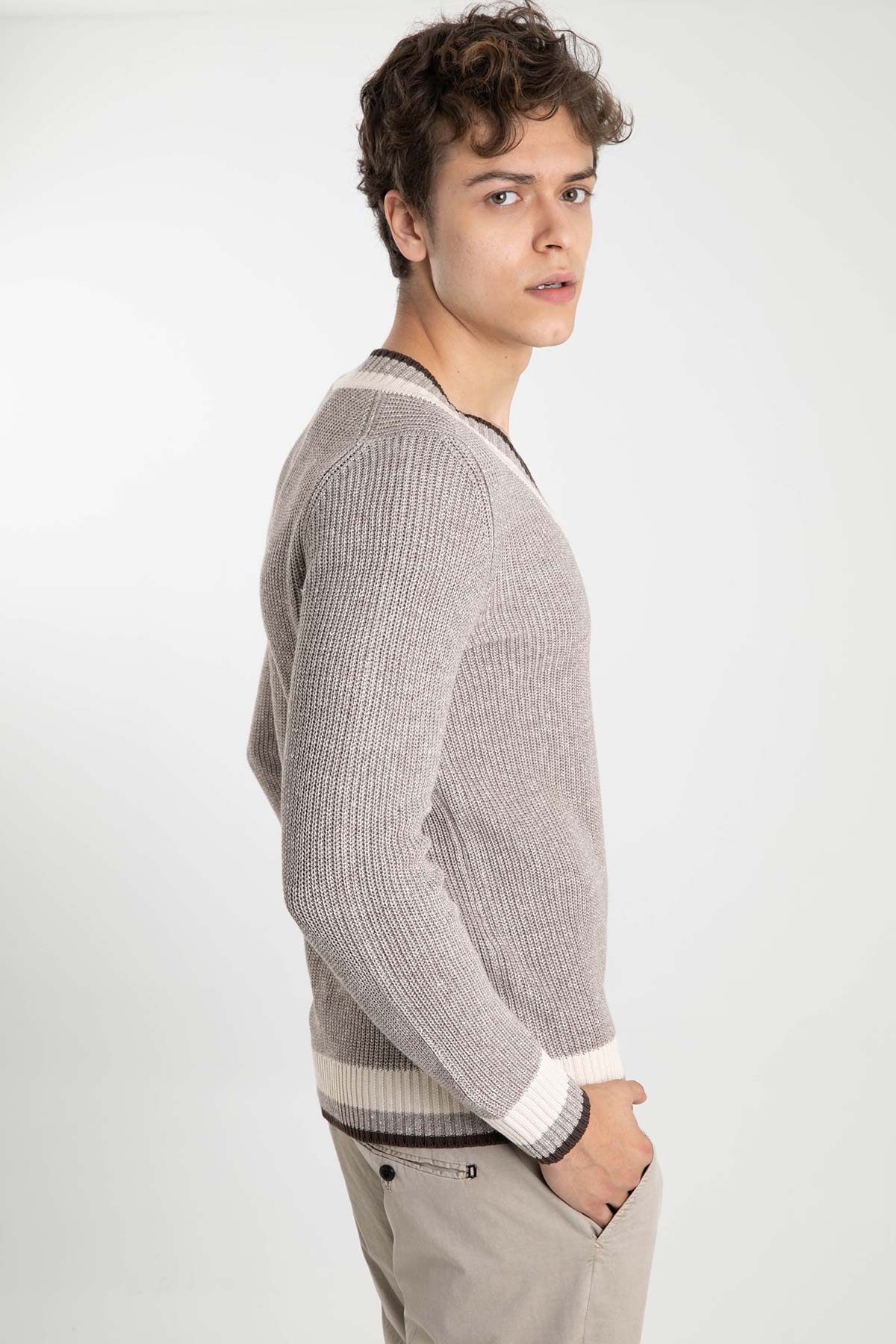 Gran Sasso V Yaka Keten Karışımlı Örgü Triko-Libas Trendy Fashion Store