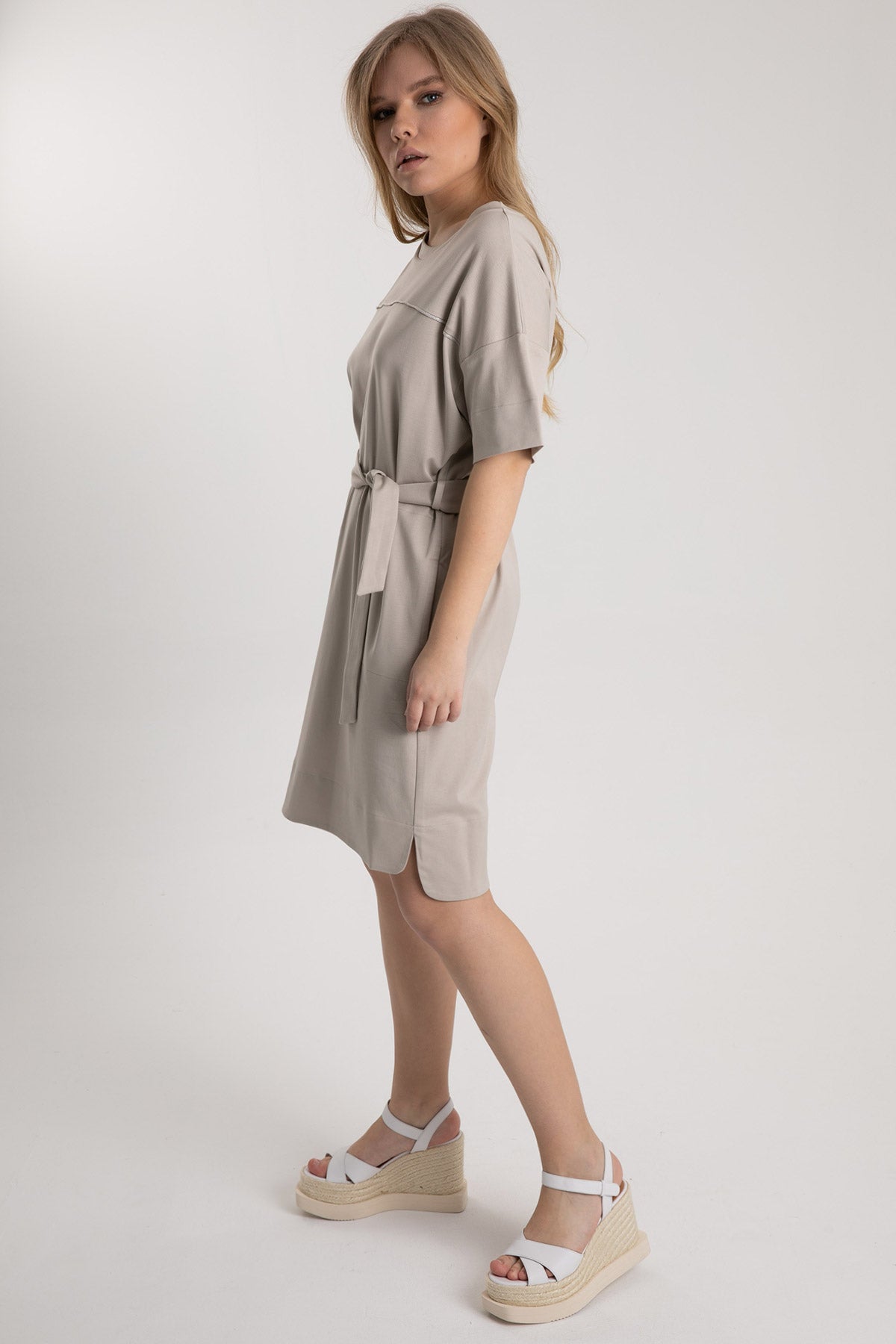 Tonet Belden Kuşaklı Kısa Kollu Diz Üstü Elbise-Libas Trendy Fashion Store