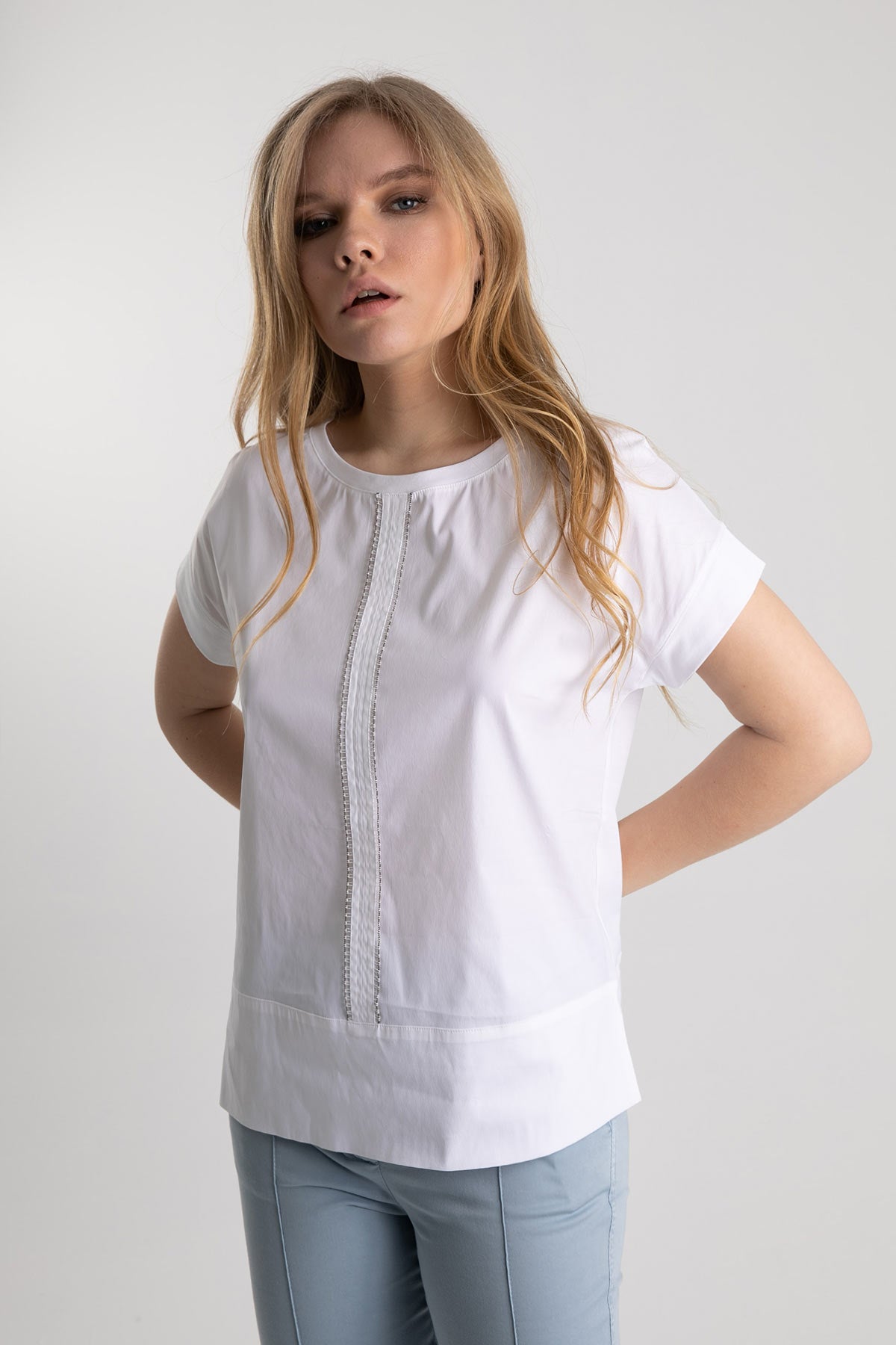 Tonet Yuvarlak Yaka Şerit Aksesuar Detaylı Bluz-Libas Trendy Fashion Store