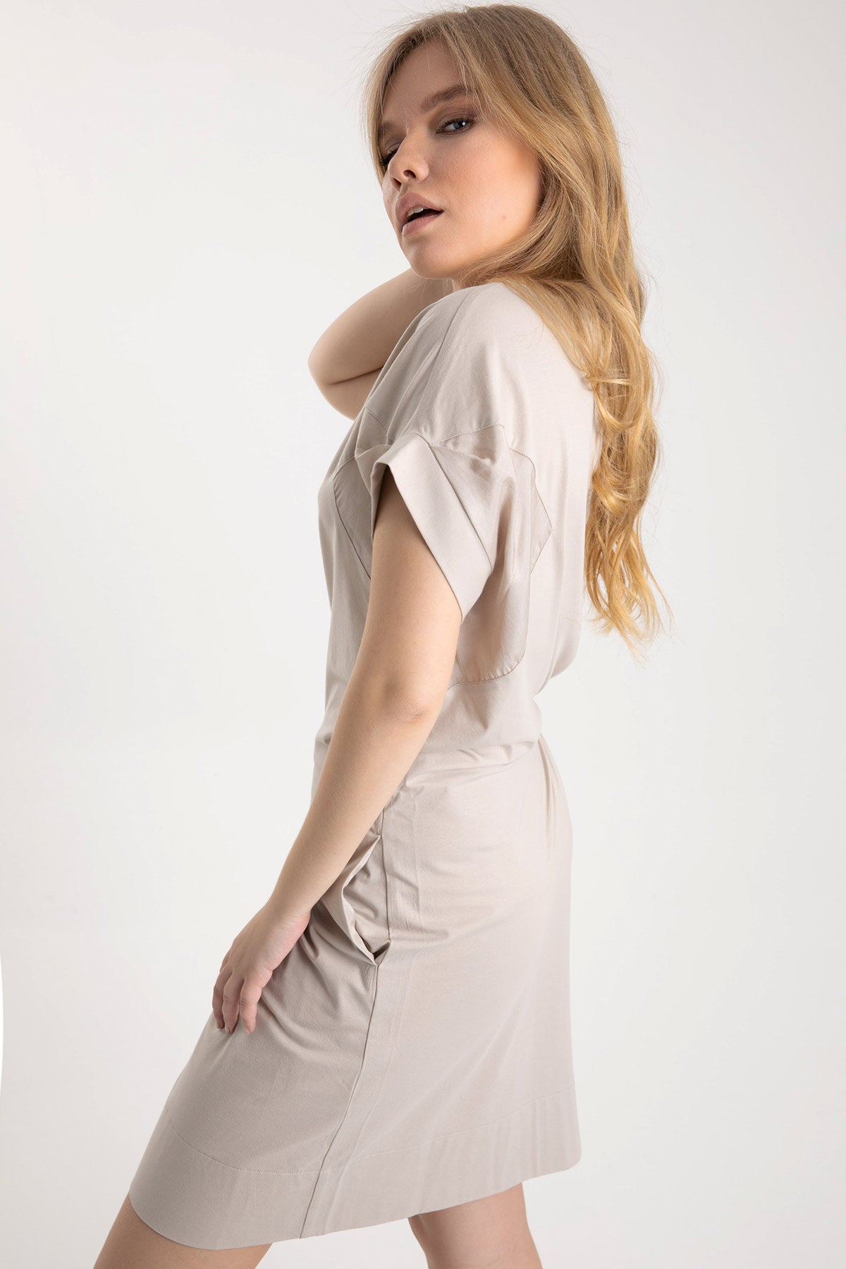 Tonet Belden Büzgülü Kısa Kollu Diz Üstü Elbise-Libas Trendy Fashion Store