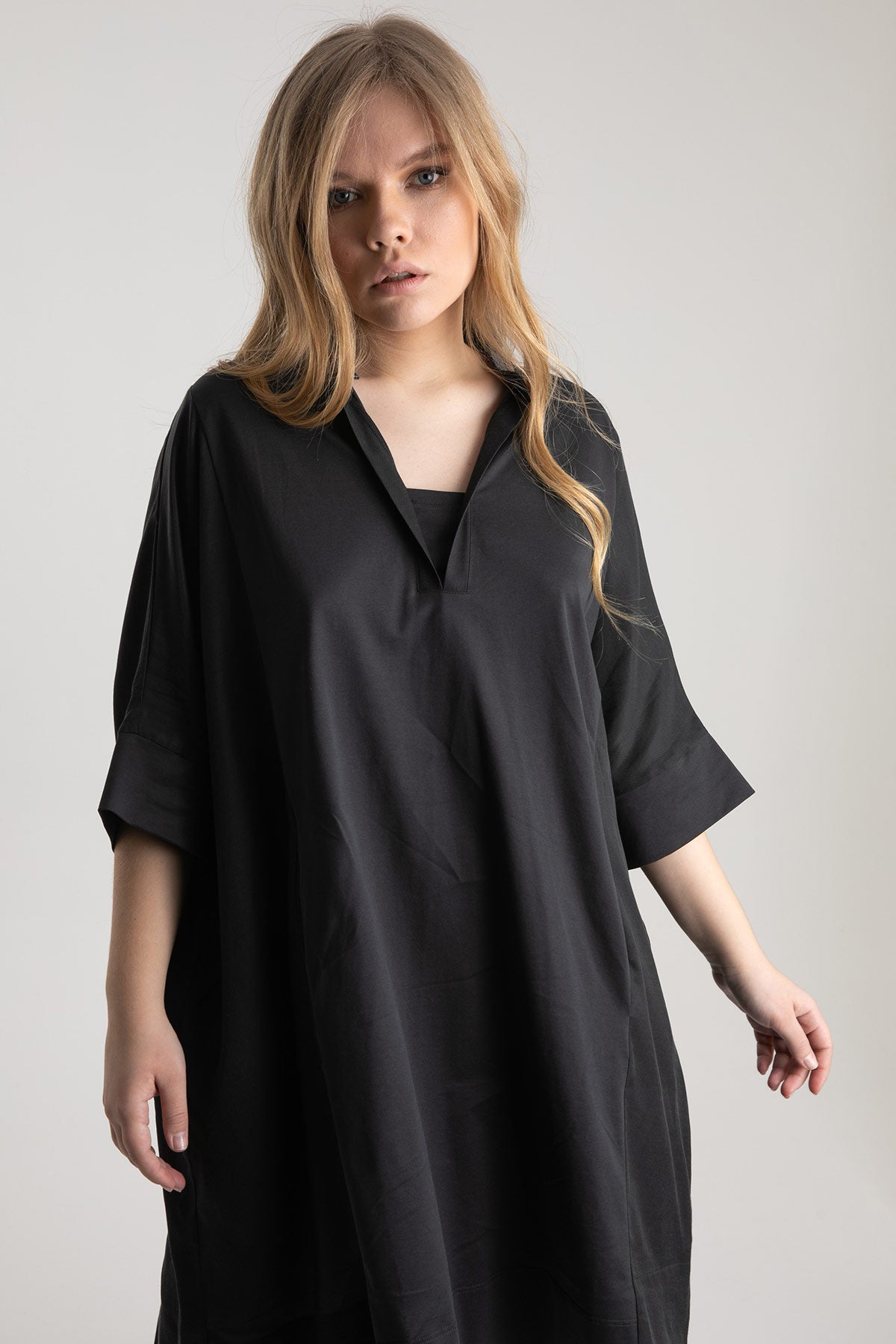 Tonet Rahat Kesim V Yaka Diz Üstü Elbise-Libas Trendy Fashion Store