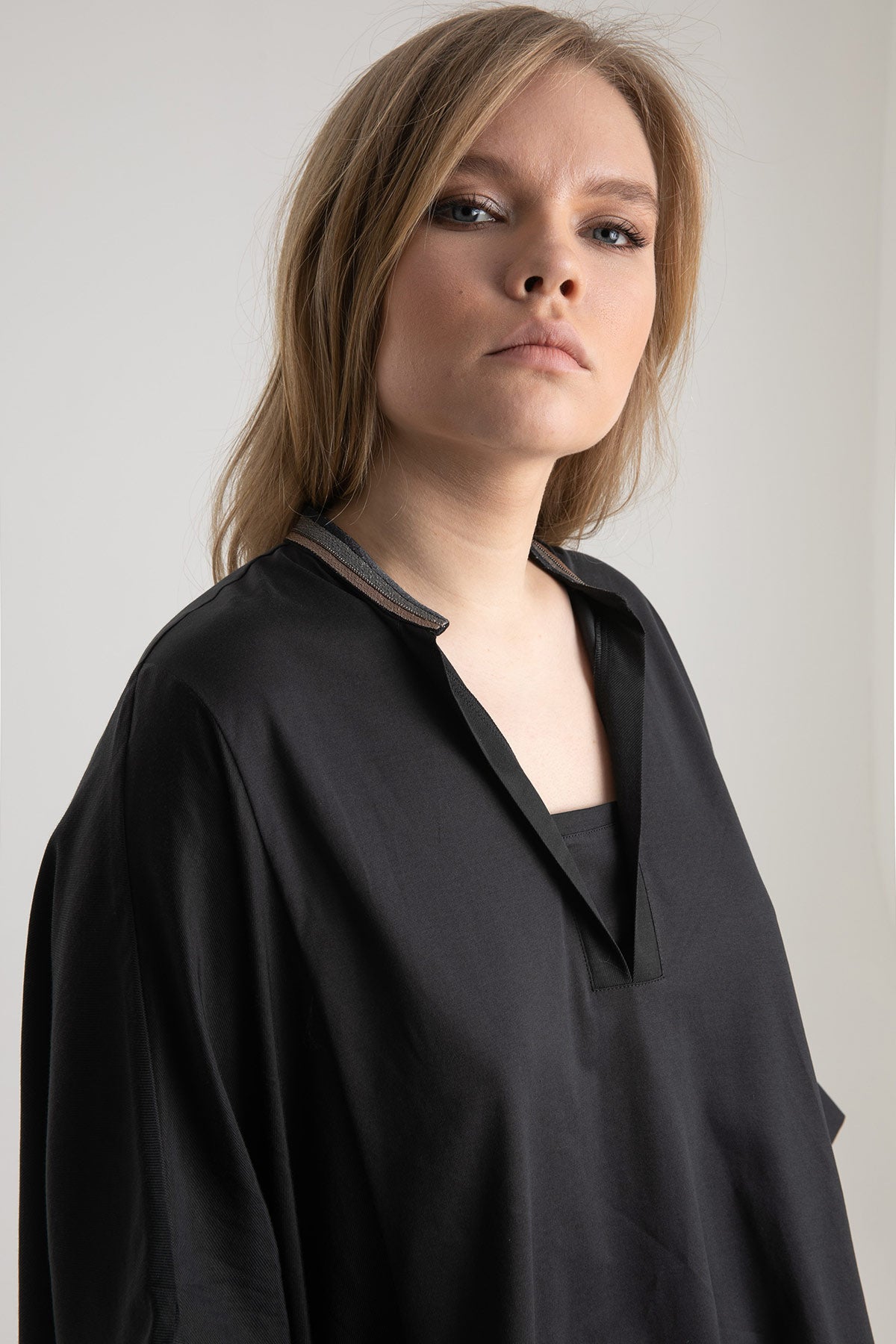 Tonet Rahat Kesim V Yaka Diz Üstü Elbise-Libas Trendy Fashion Store