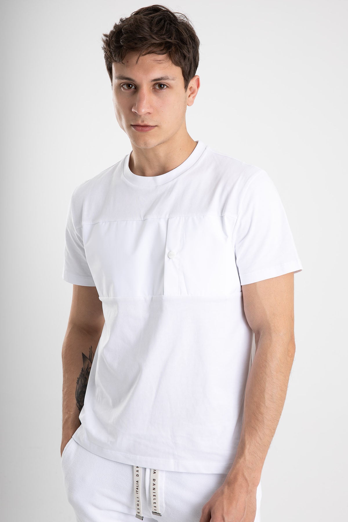 Herno Yuvarlak Yaka Cep Detaylı T-shirt-Libas Trendy Fashion Store