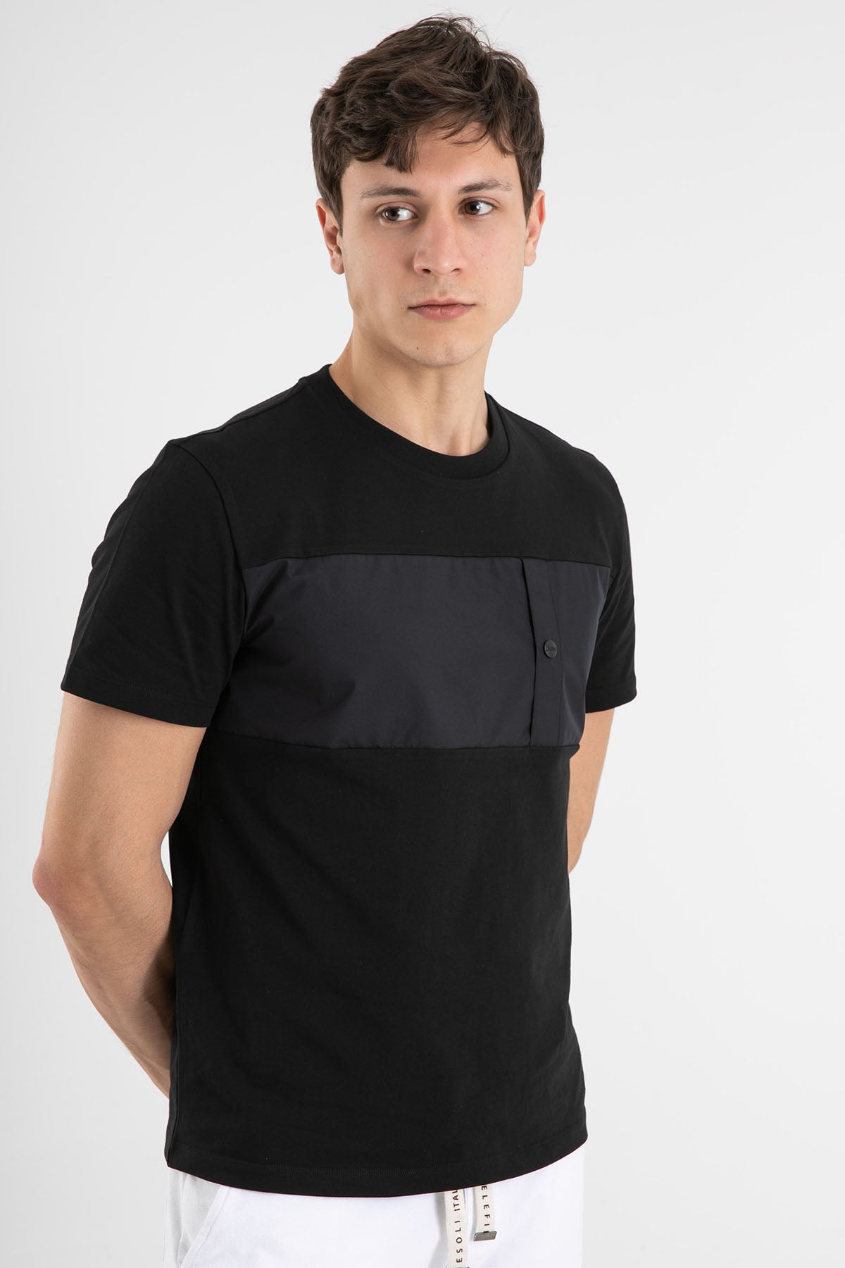 Herno Yuvarlak Yaka Cep Detaylı T-shirt-Libas Trendy Fashion Store