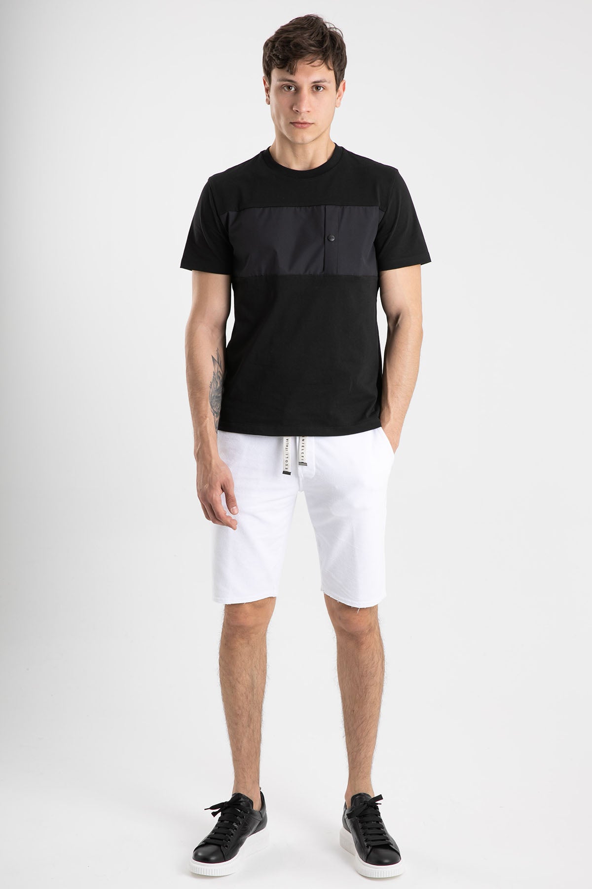 Herno Yuvarlak Yaka Cep Detaylı T-shirt-Libas Trendy Fashion Store