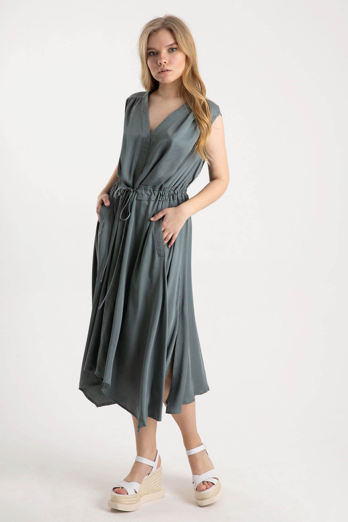 Crea Concept V Yaka Belden Büzgülü Pileli Elbise-Libas Trendy Fashion Store