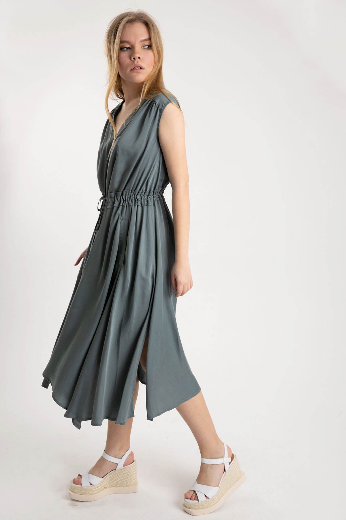 Crea Concept V Yaka Belden Büzgülü Pileli Elbise-Libas Trendy Fashion Store