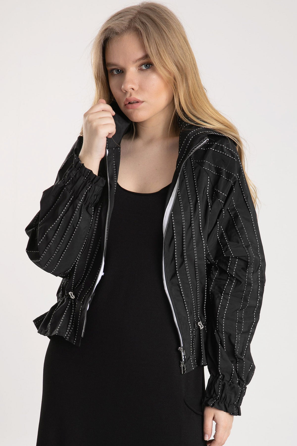 Crea Concept Belden Büzgülü Kapüşonlu Mont-Libas Trendy Fashion Store