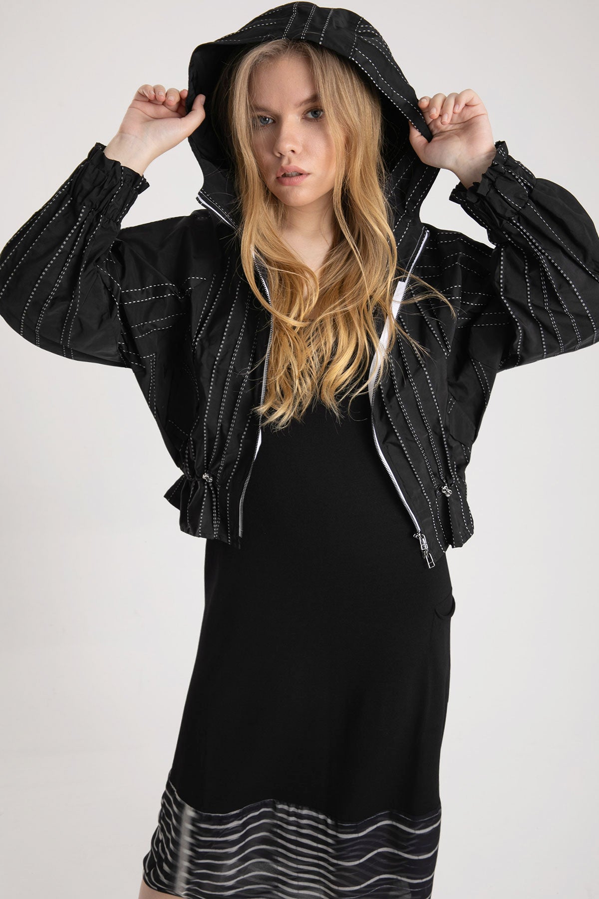 Crea Concept Belden Büzgülü Kapüşonlu Mont-Libas Trendy Fashion Store