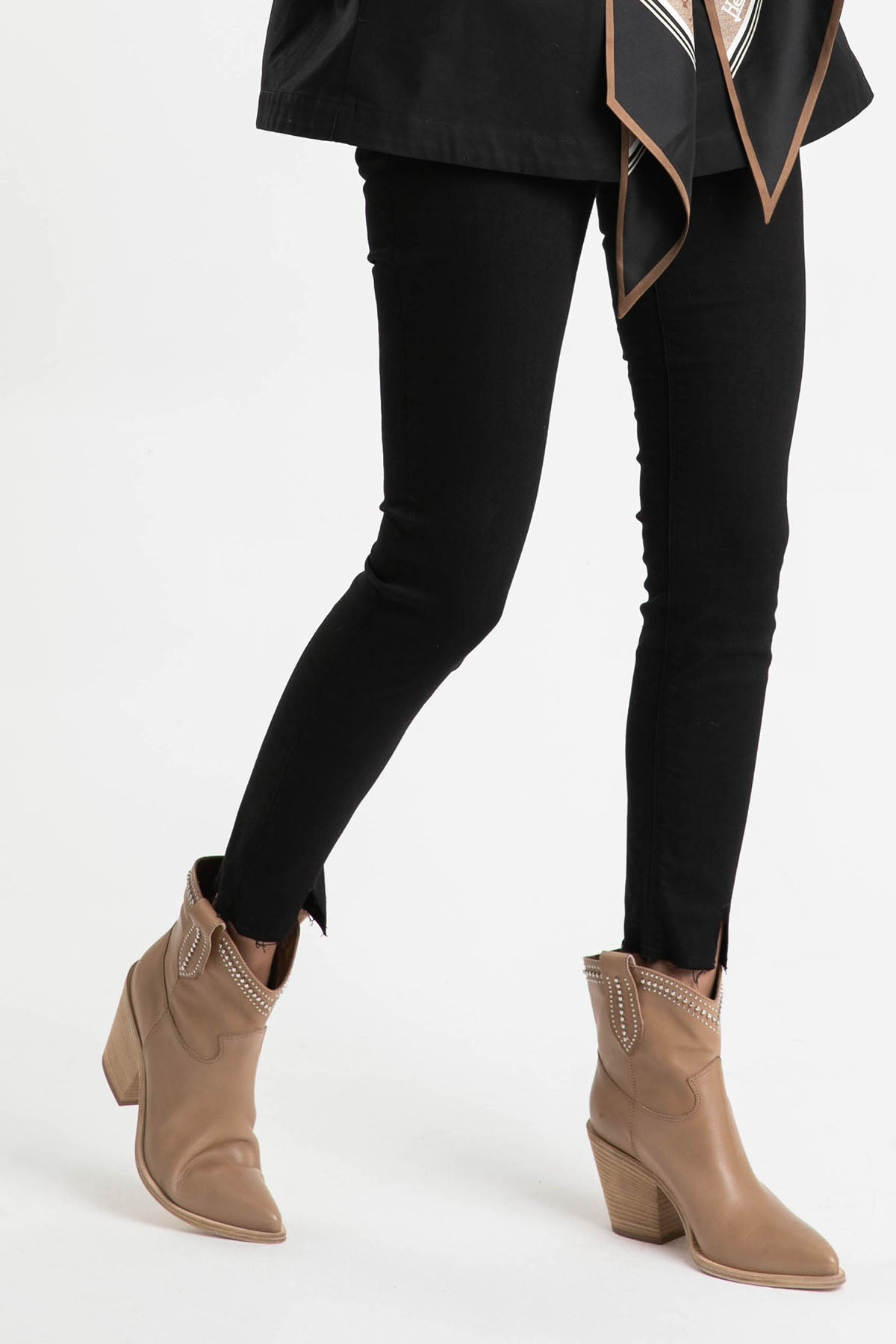 Fruit Metal Aksesuarlı Western Topuklu Deri Bot-Libas Trendy Fashion Store