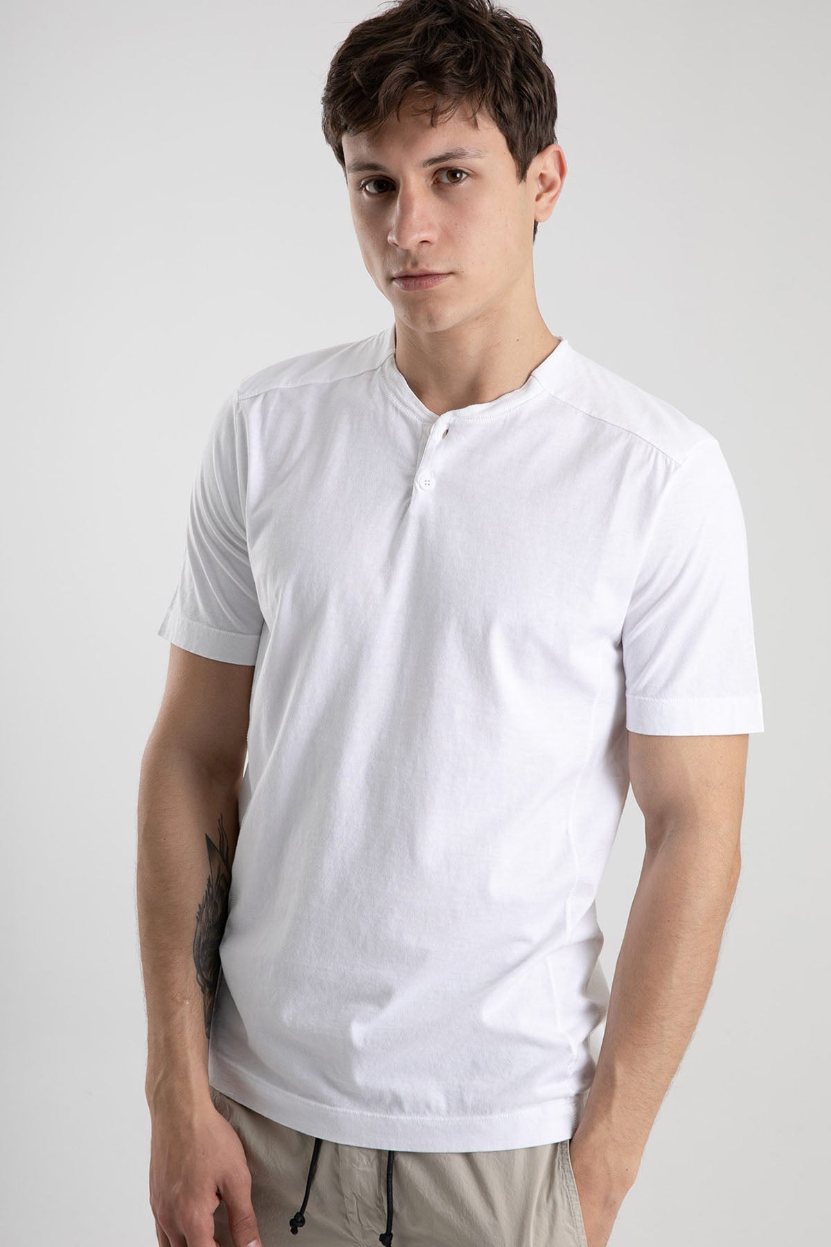 Transit Düğmeli Yaka Kısa Kollu T-shirt-Libas Trendy Fashion Store