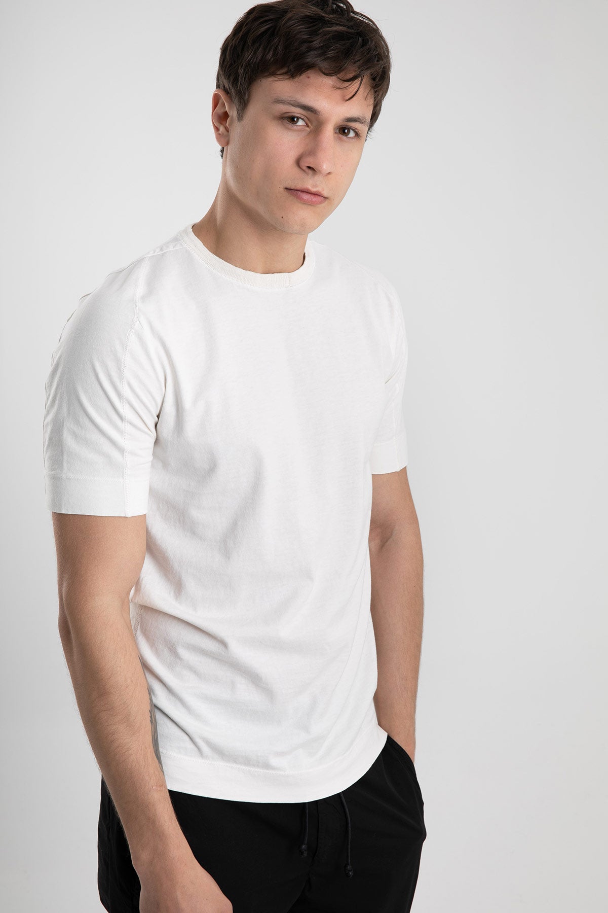 Transit Yuvarlak Yaka Kısa Kollu T-shirt-Libas Trendy Fashion Store