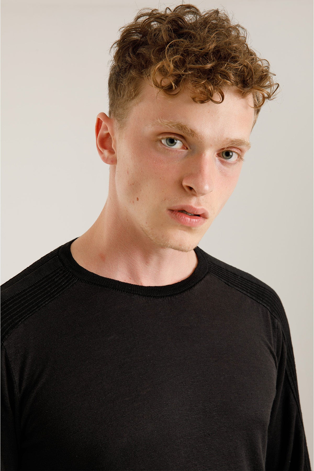 Transit Keten Karışımlı Yuvarlak Yaka Uzun Kollu Triko T-shirt-Libas Trendy Fashion Store