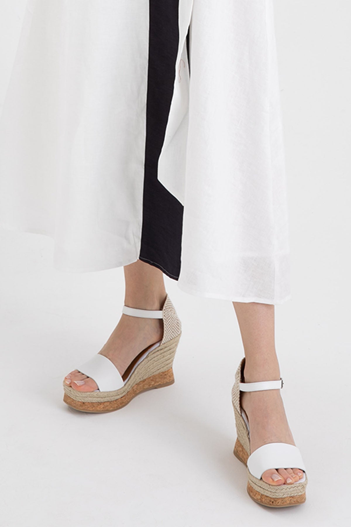 Kanna Hasır Dolgu Topuklu Küt Burun Sandalet-Libas Trendy Fashion Store