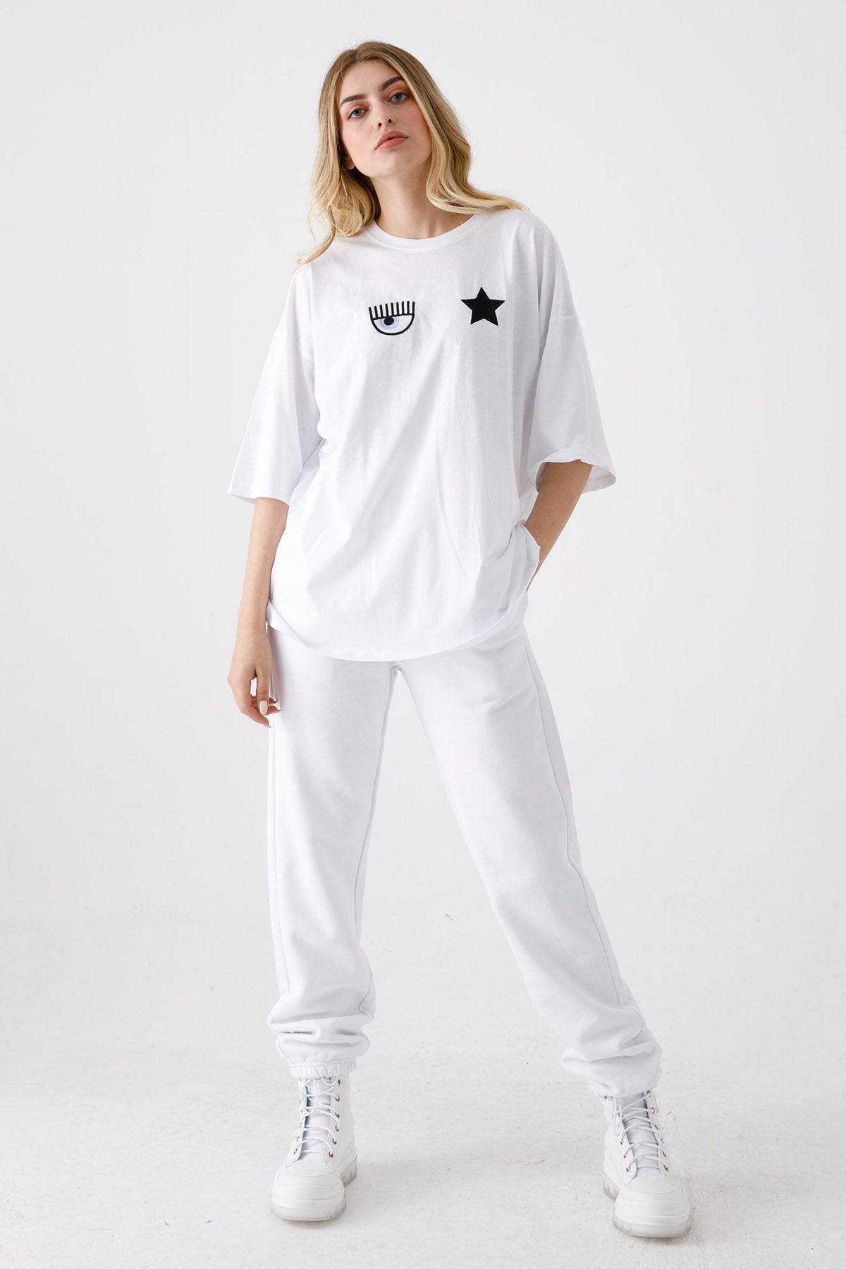 Chiara Ferragni Winking Eye Geniş Kesim T-shirt-Libas Trendy Fashion Store