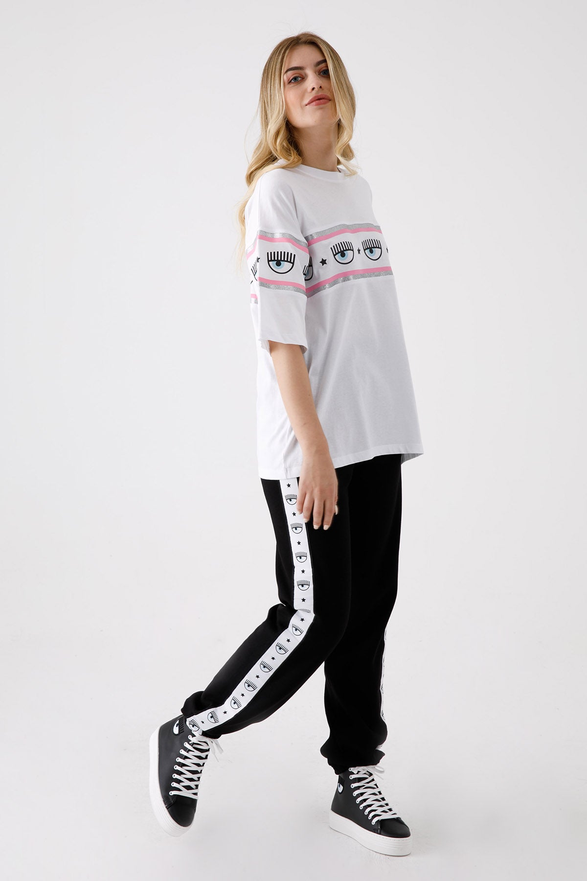 Chiara Ferragni Geniş Kesim Winking Eye T-shirt-Libas Trendy Fashion Store