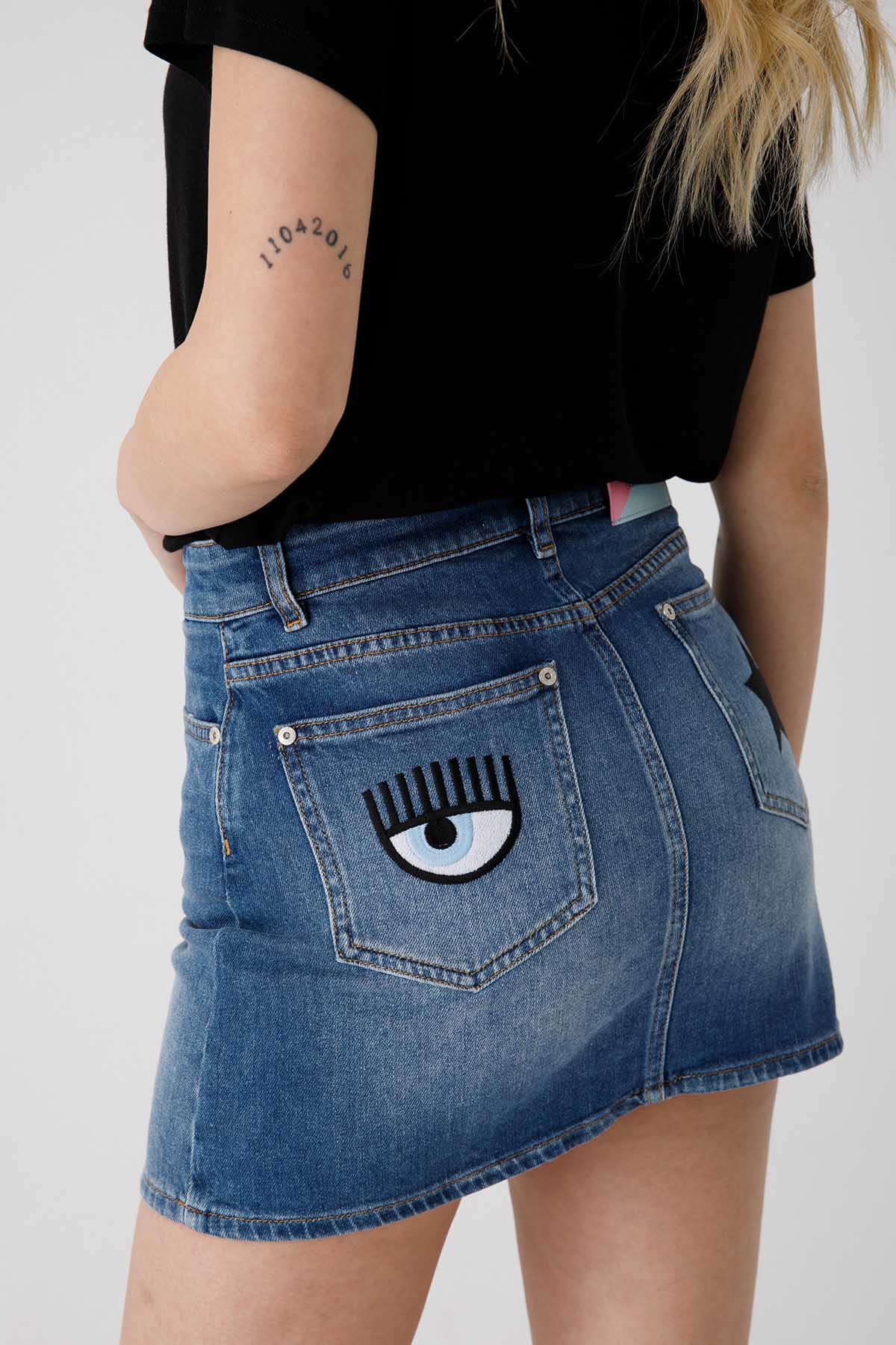 Chiara Ferragni Winking Eye Denim Mini Etek-Libas Trendy Fashion Store