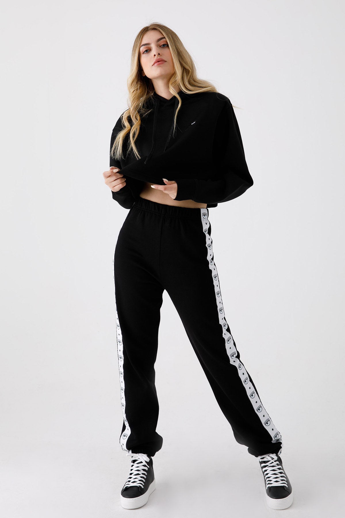 Chiara Ferragni Winking Eye Kapüşonlu Crop Sweatshirt-Libas Trendy Fashion Store