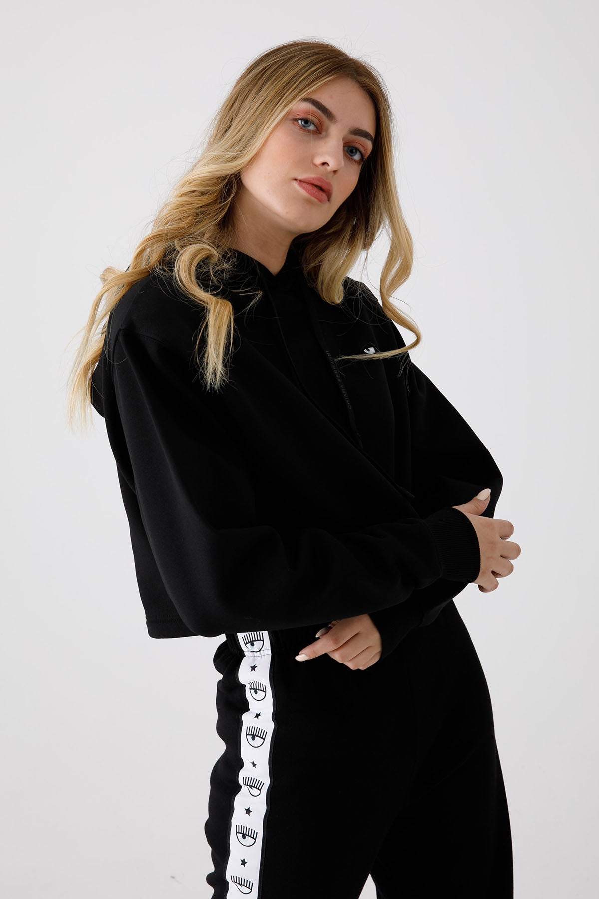 Chiara Ferragni Winking Eye Kapüşonlu Crop Sweatshirt-Libas Trendy Fashion Store