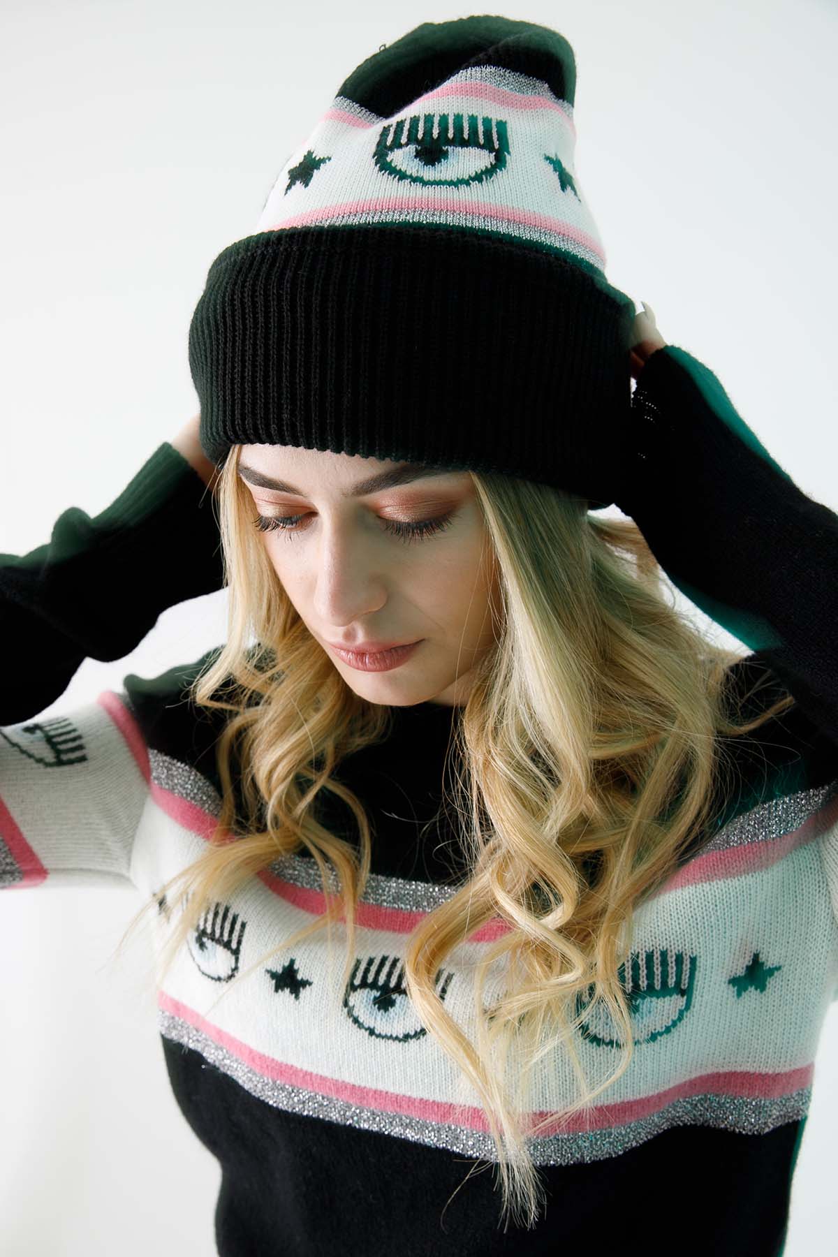 Chiara Ferragni Winking Eye Örgü Yün Bere-Libas Trendy Fashion Store