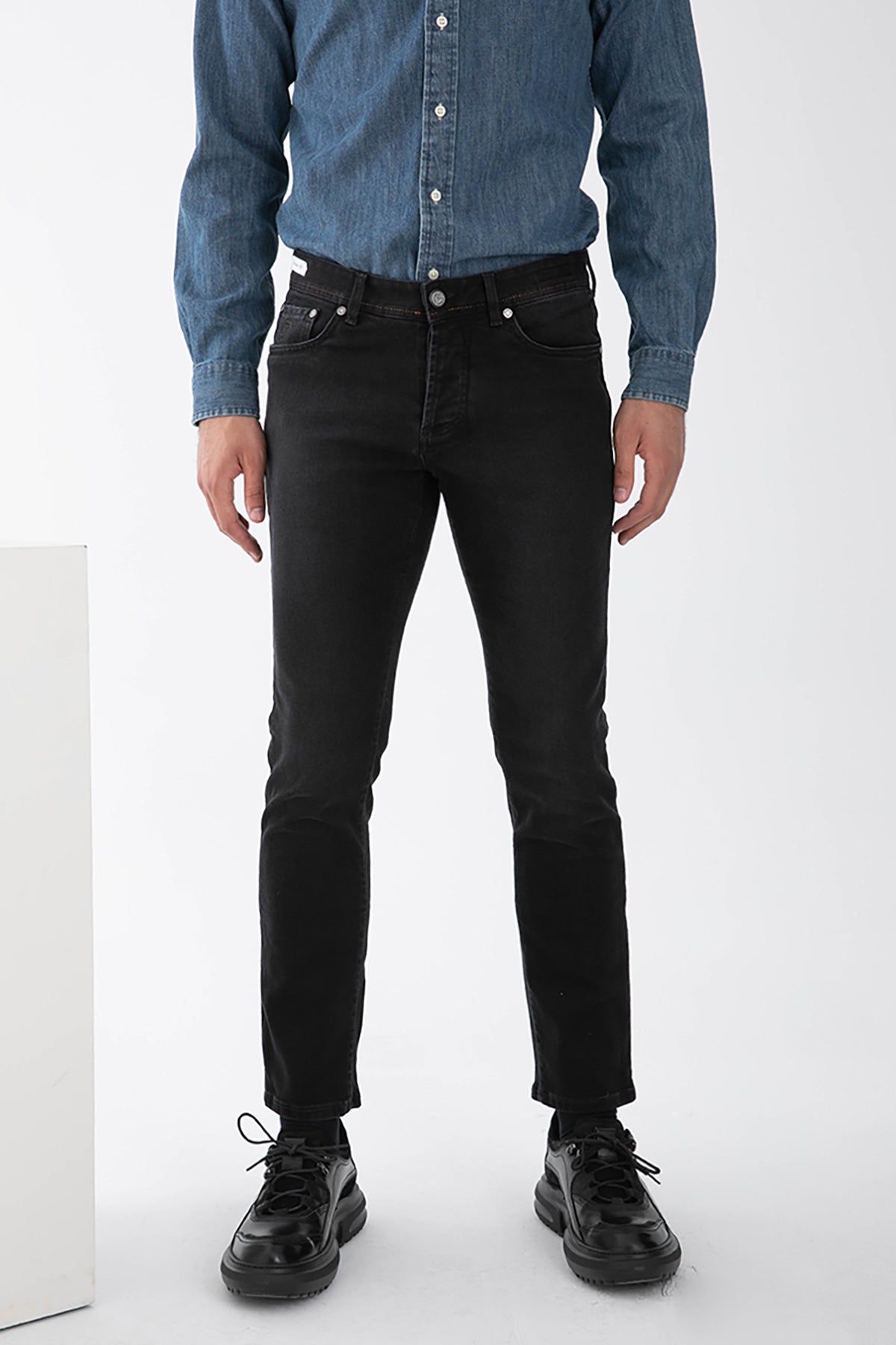 Richard J. Brown Cortina Travel Slim Fit Jeans-Libas Trendy Fashion Store