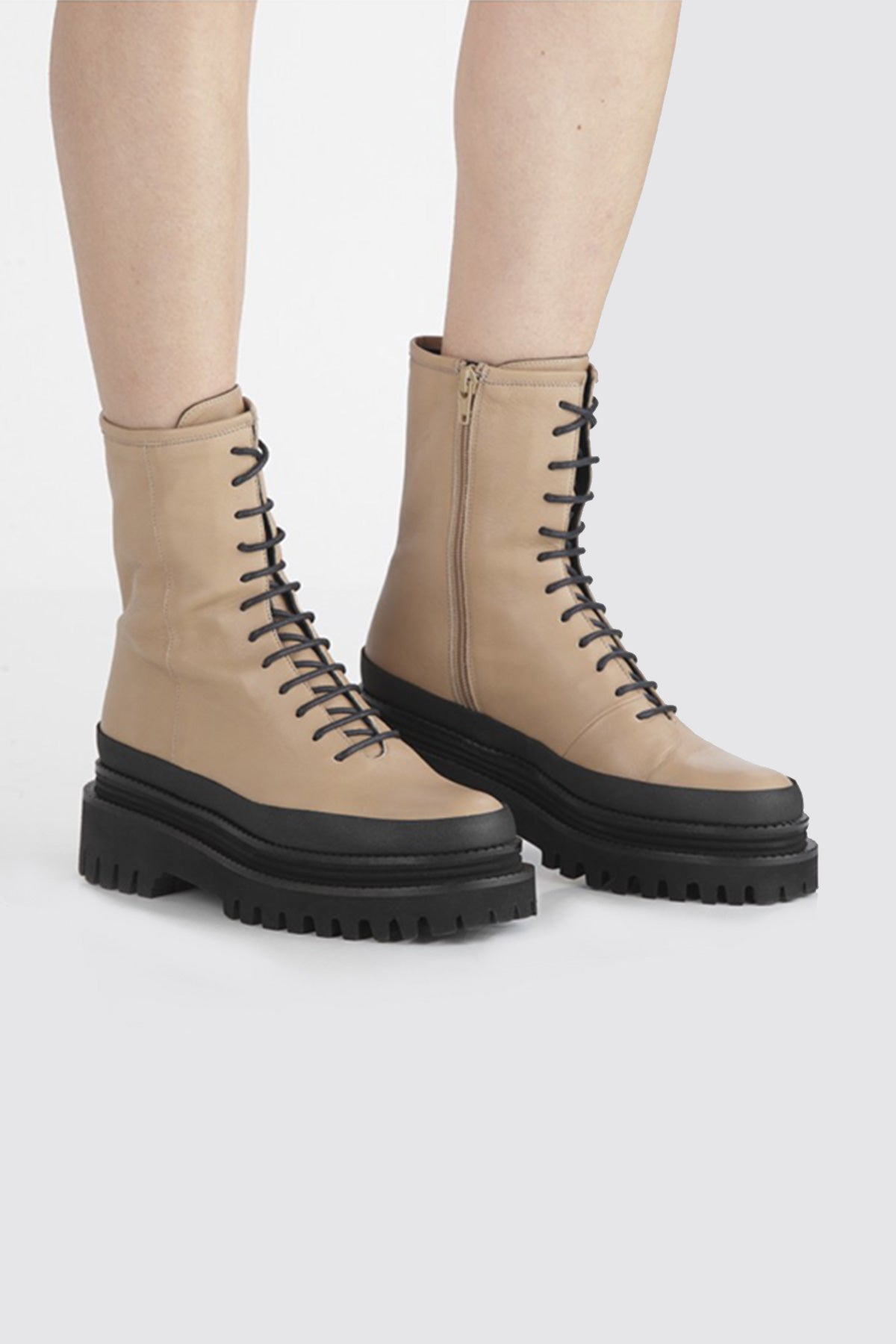 Paloma Barcelo Carine Bağcıklı Fermuarlı Deri Postal Bot-Libas Trendy Fashion Store