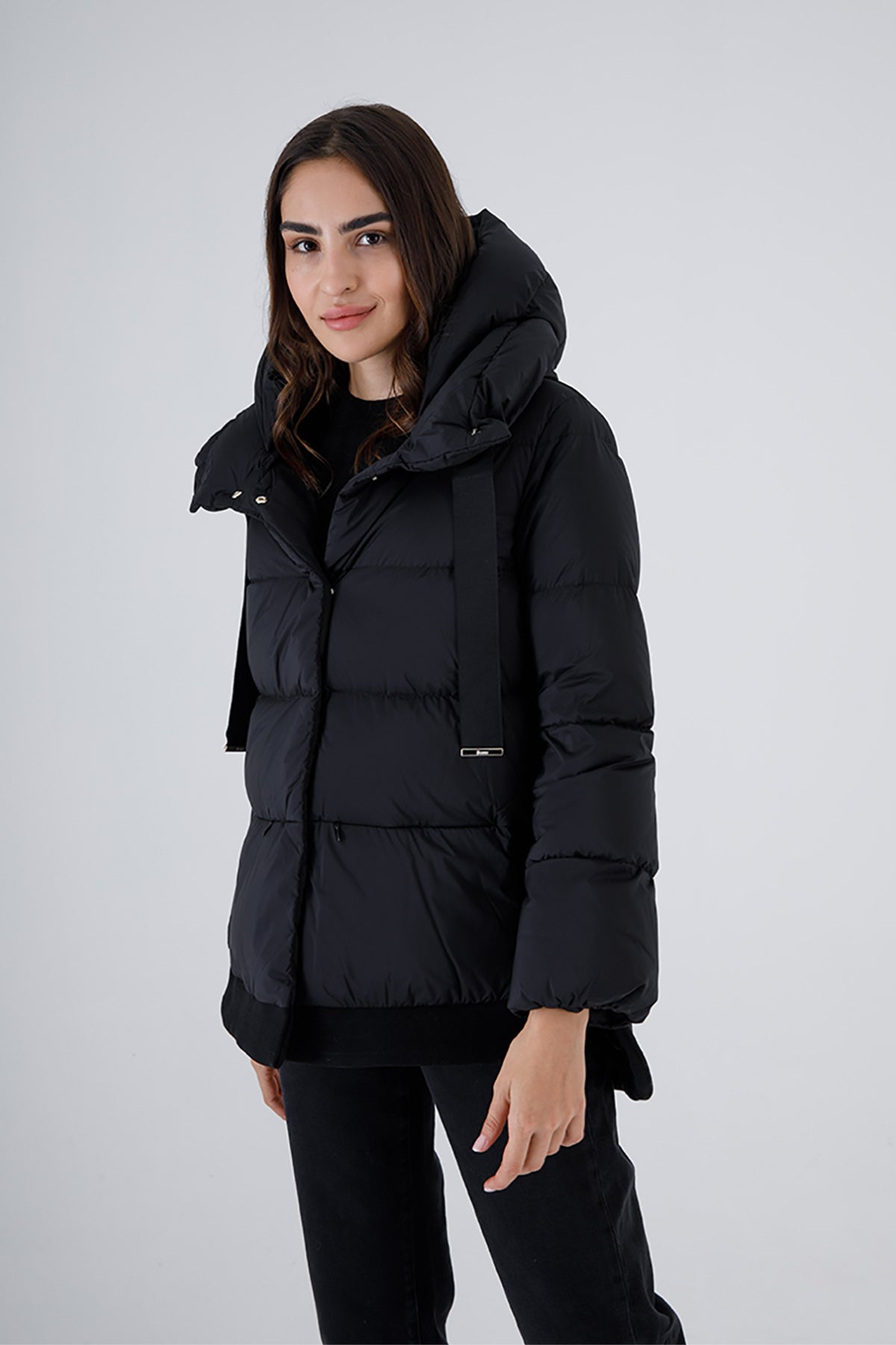 Herno Kapüşonlu Yandan Yırtmaçlı Puffer Kaban-Libas Trendy Fashion Store