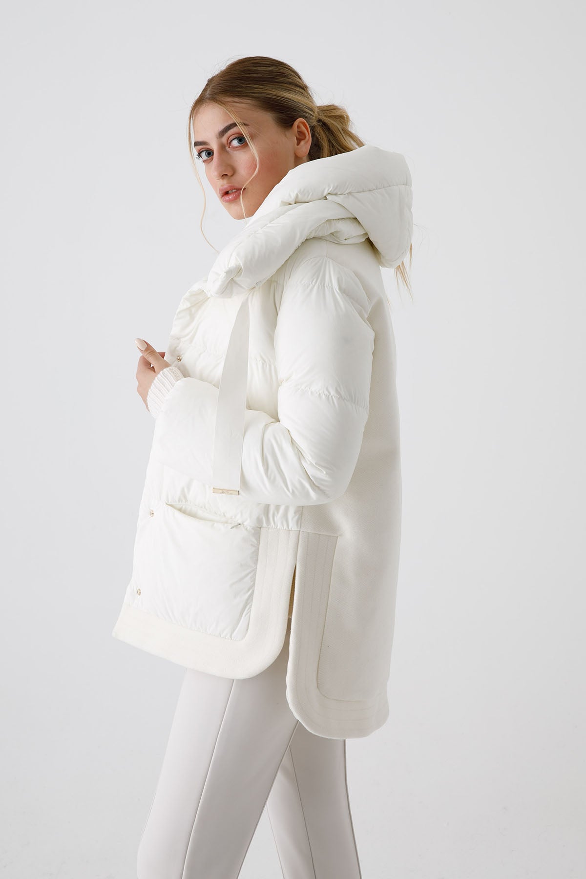 Herno Kapüşonlu Yandan Yırtmaçlı Puffer Kaban-Libas Trendy Fashion Store