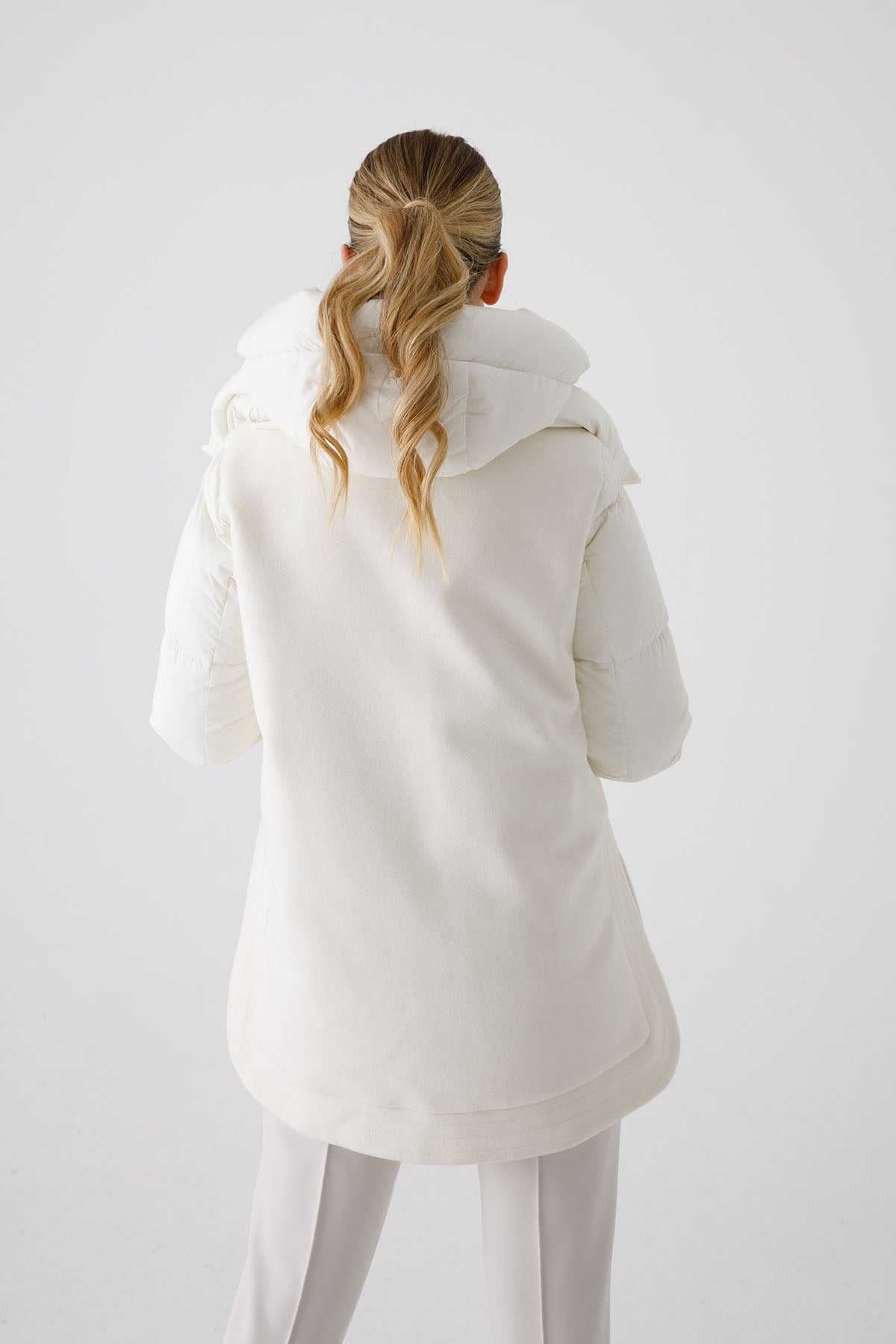 Herno Kapüşonlu Yandan Yırtmaçlı Puffer Kaban-Libas Trendy Fashion Store